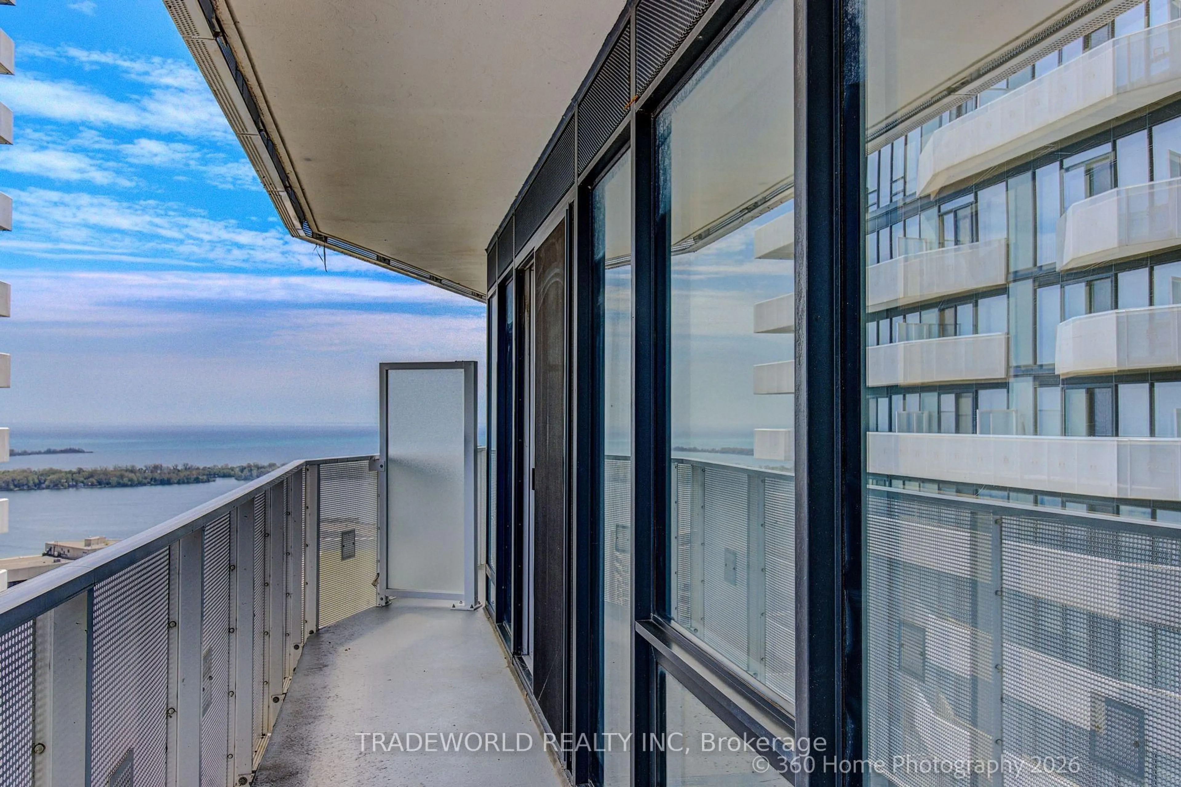 Balcony in the apartment, water/lake/river/ocean view for 100 Harbour St #4706, Toronto Ontario M5J 0B5