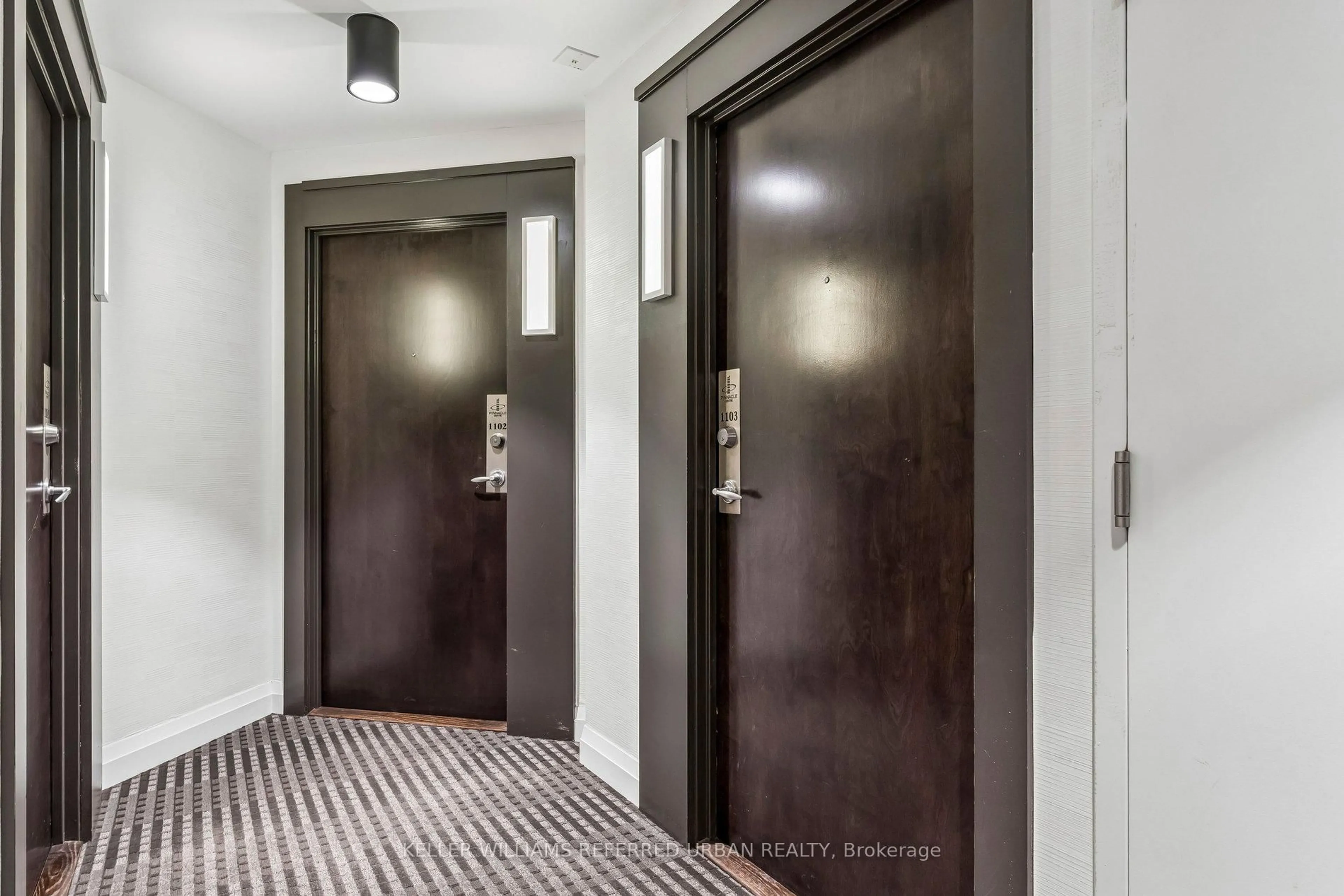 Indoor entryway for 12 Yonge St #1103, Toronto Ontario M5E 1Z9