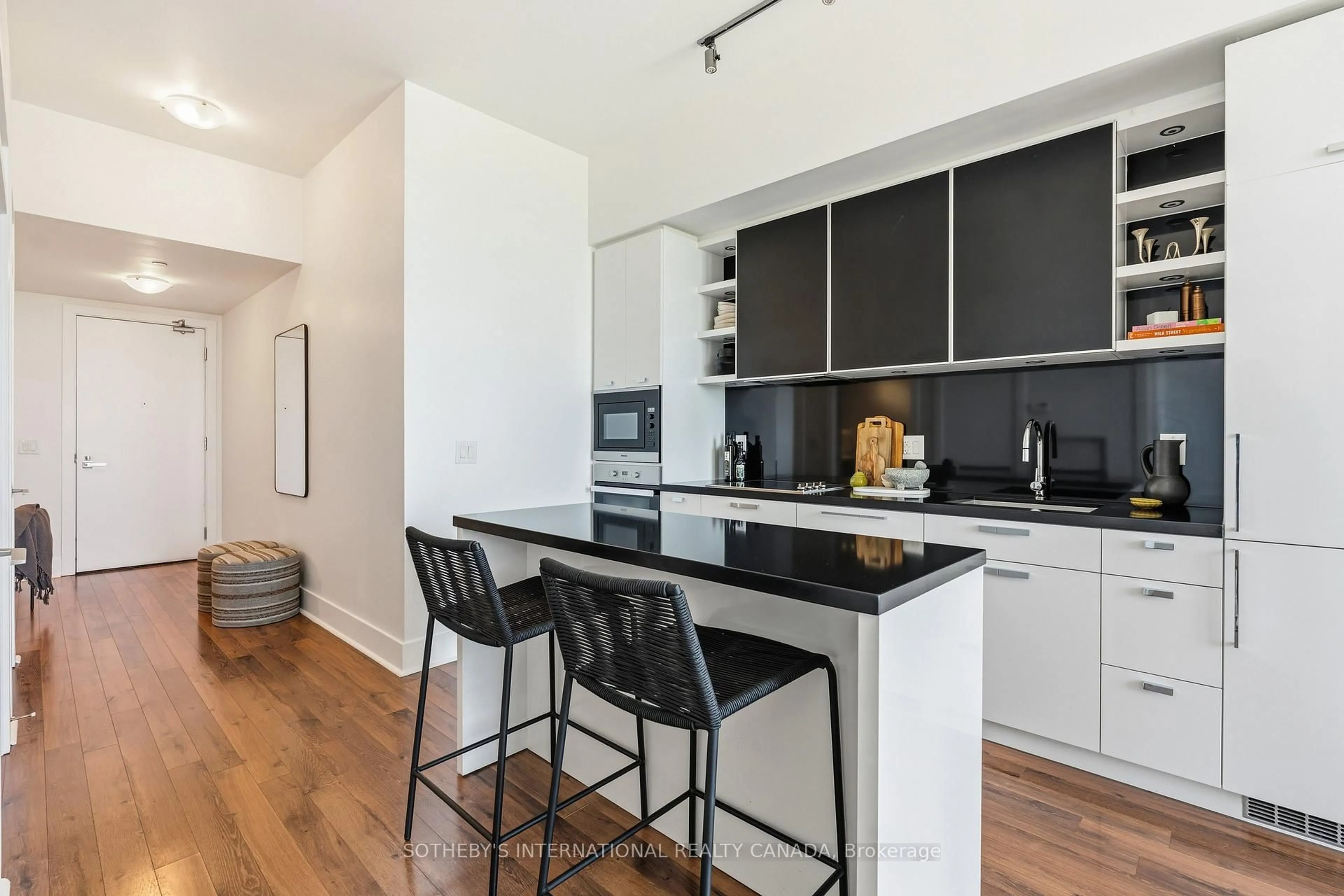 Open concept kitchen, unknown for 32 Davenport Rd #2604, Toronto Ontario M5R 1H3