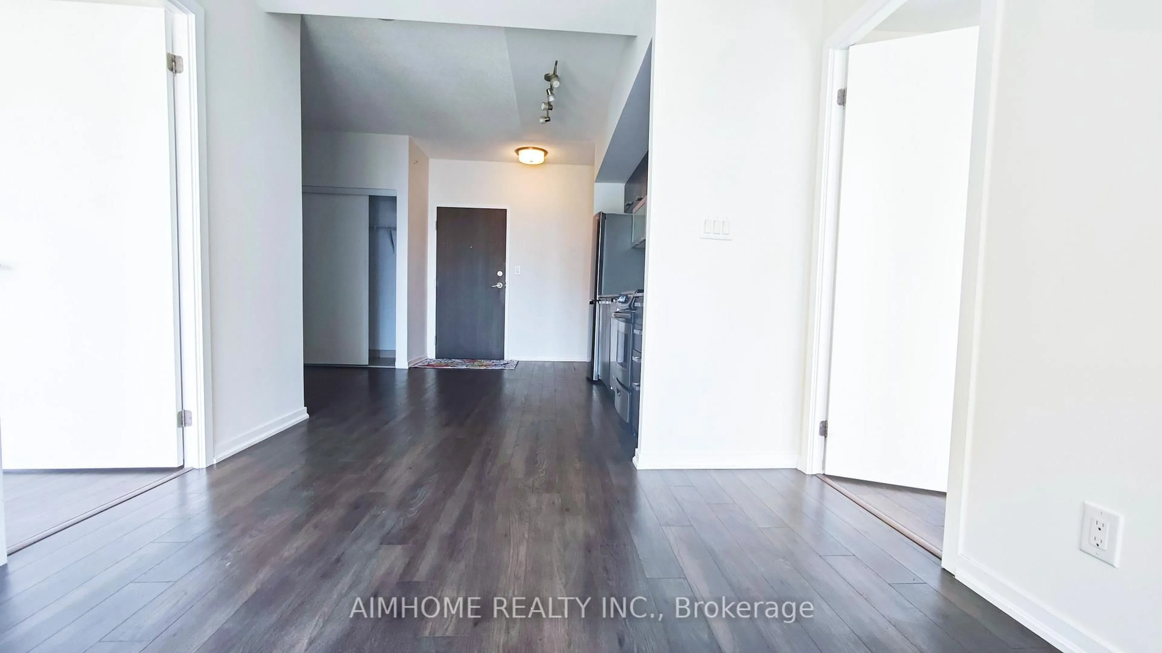 Indoor entryway for 68 Abell St #1107, Toronto Ontario M6J 0B1