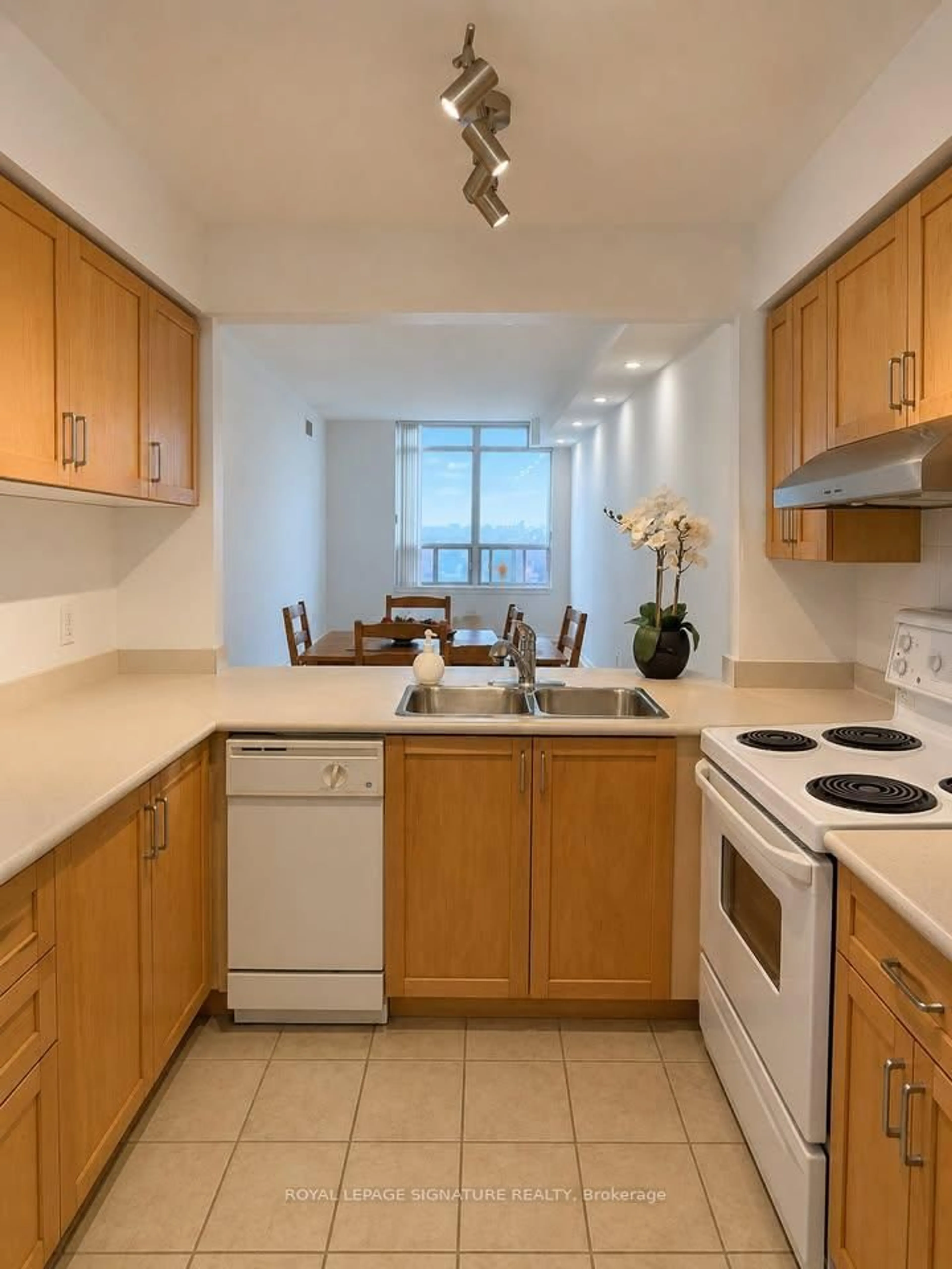 Standard kitchen, unknown for 8 Hillcrest Ave #1908, Toronto Ontario M2N 6Y6