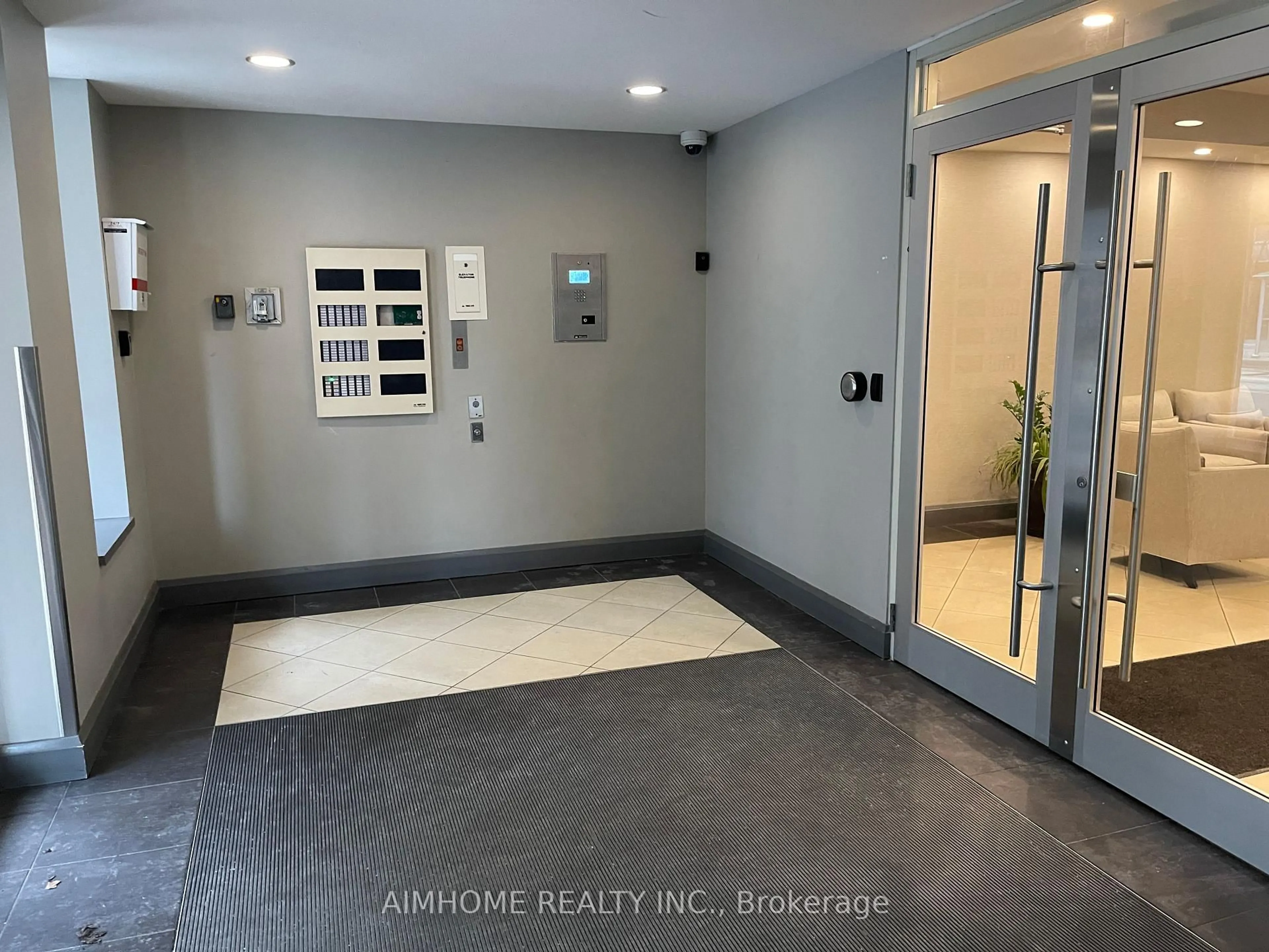 Unknown for 1000 King St #317, Toronto Ontario M6K 3N1