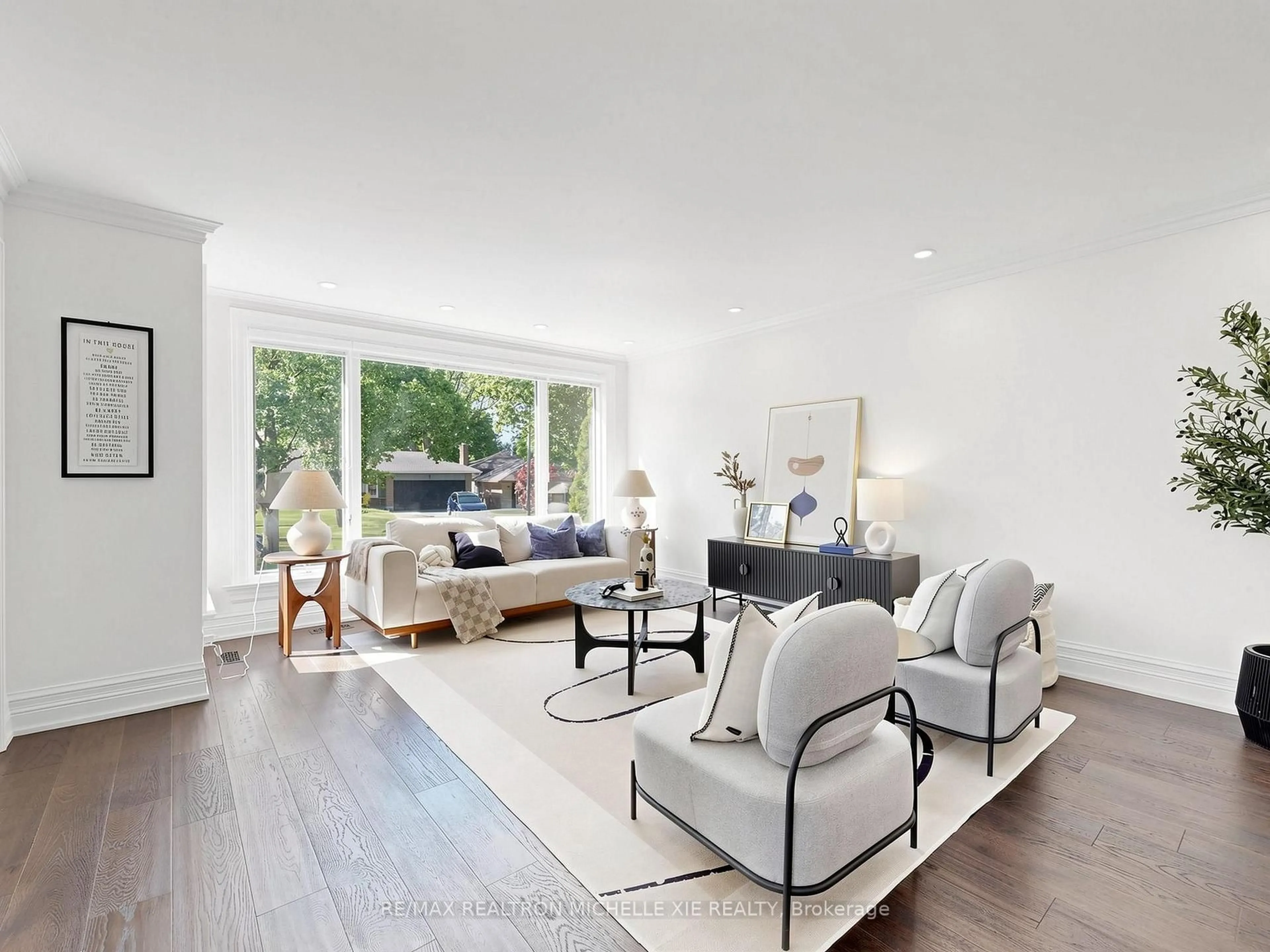 Living room with furniture, unknown for 8 Meadowglade Cres, Toronto Ontario M2J 1C7