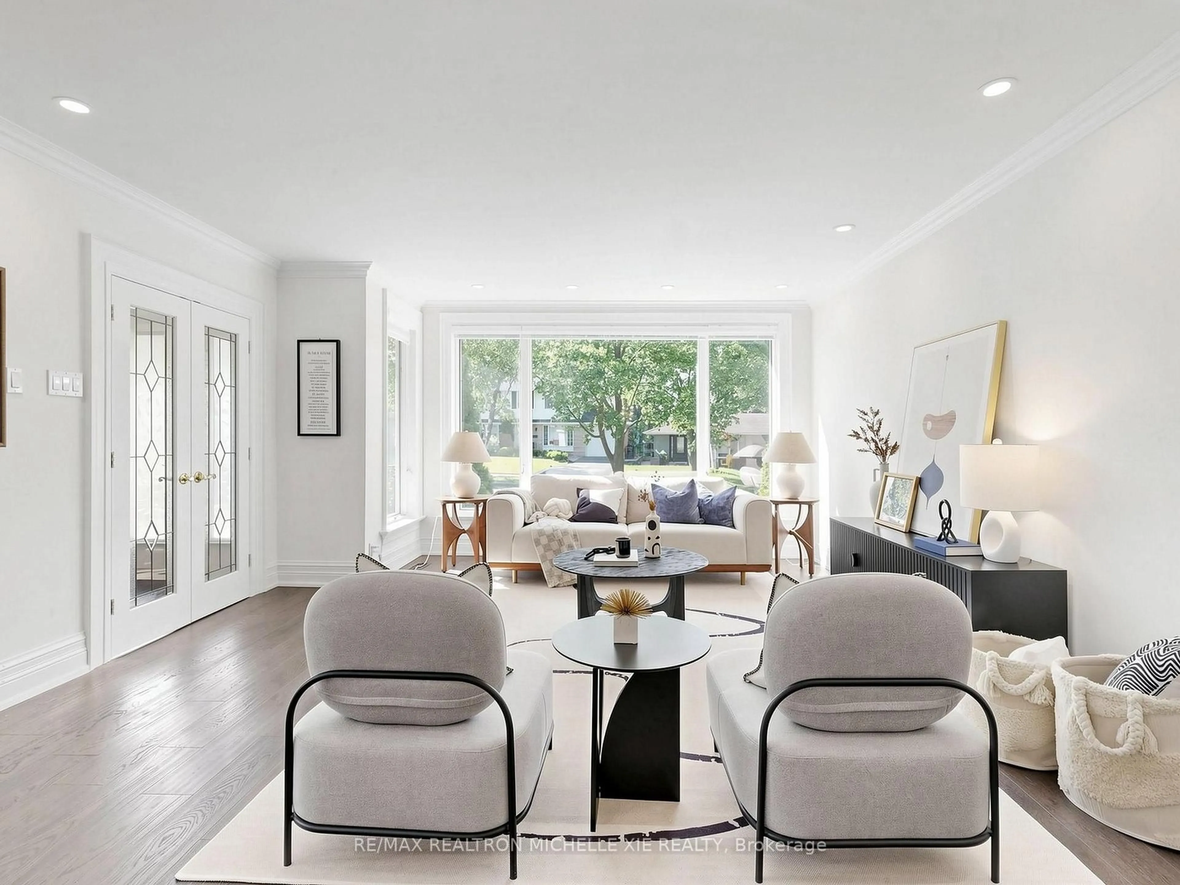 Living room with furniture, unknown for 8 Meadowglade Cres, Toronto Ontario M2J 1C7