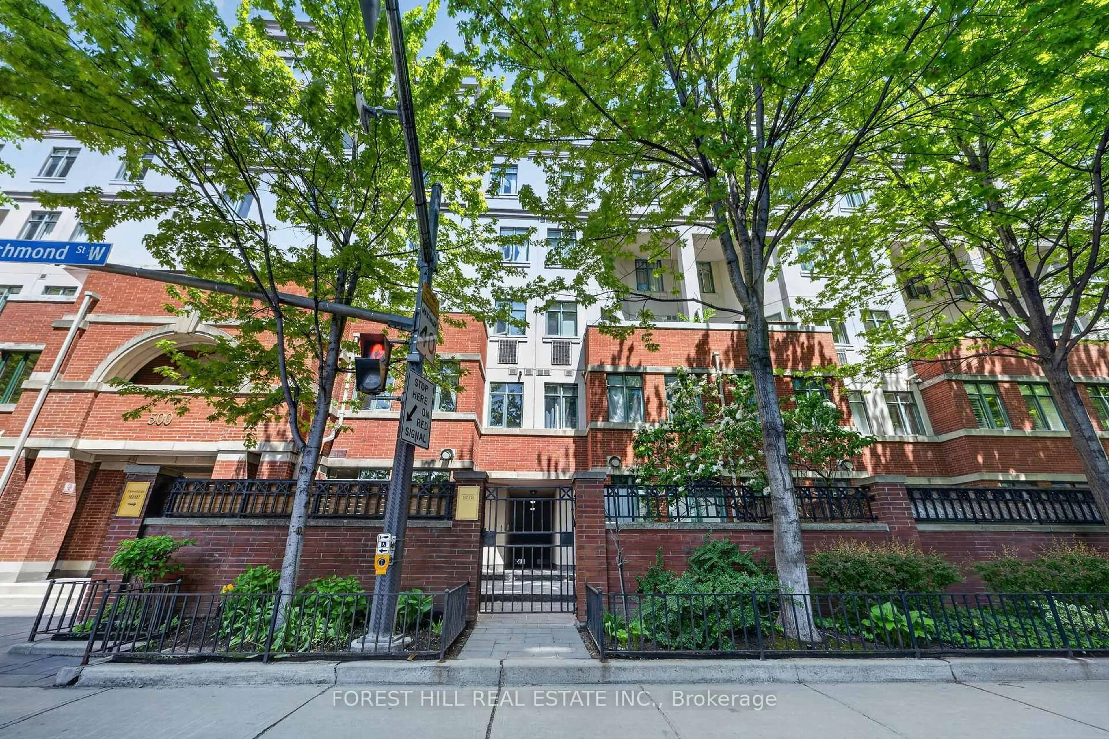 Unknown for 500 Richmond St #TH 115, Toronto Ontario M5V 3N4