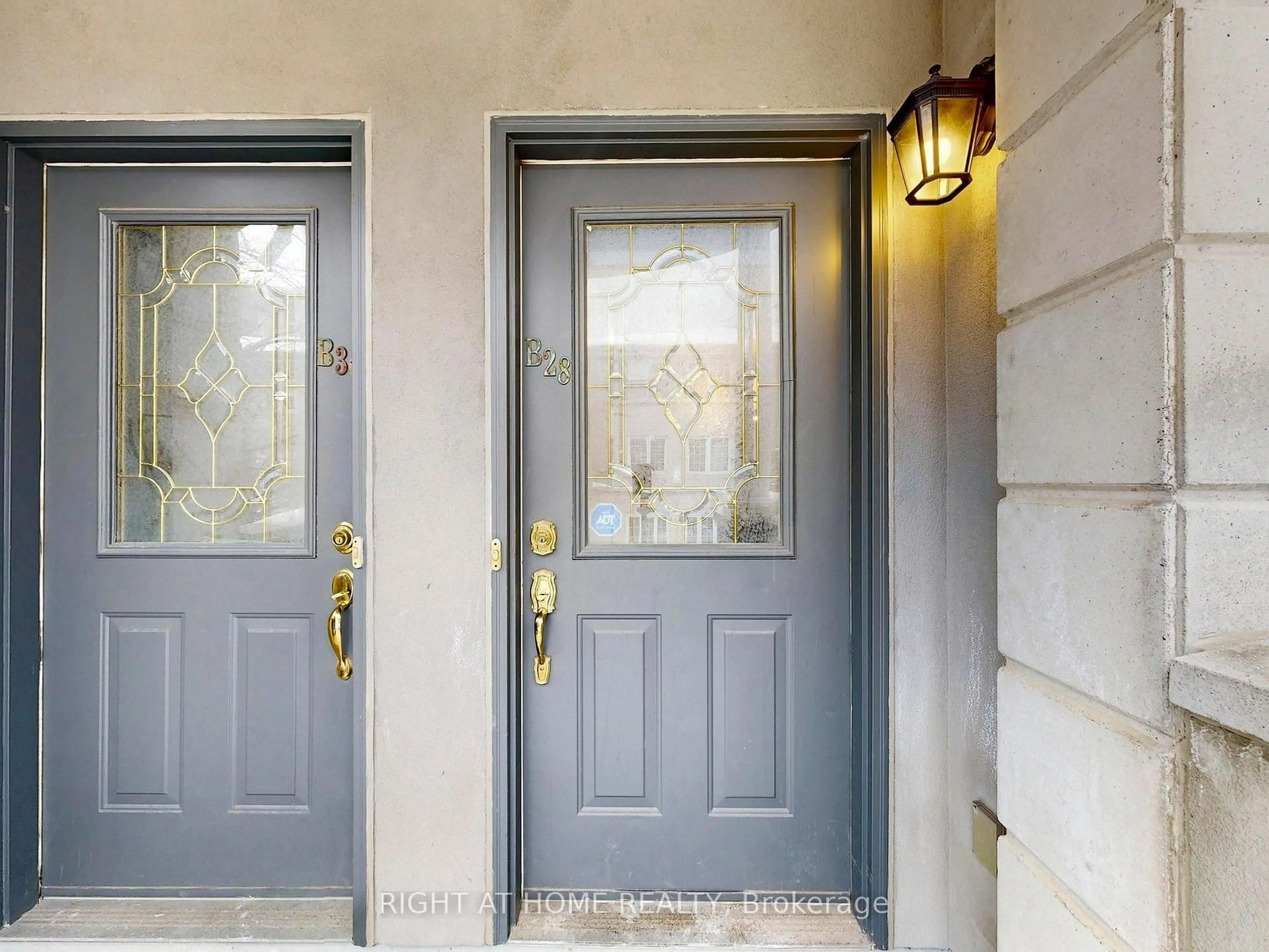 Indoor entryway for 108 Finch Ave #B28, Toronto Ontario M2N 6W6