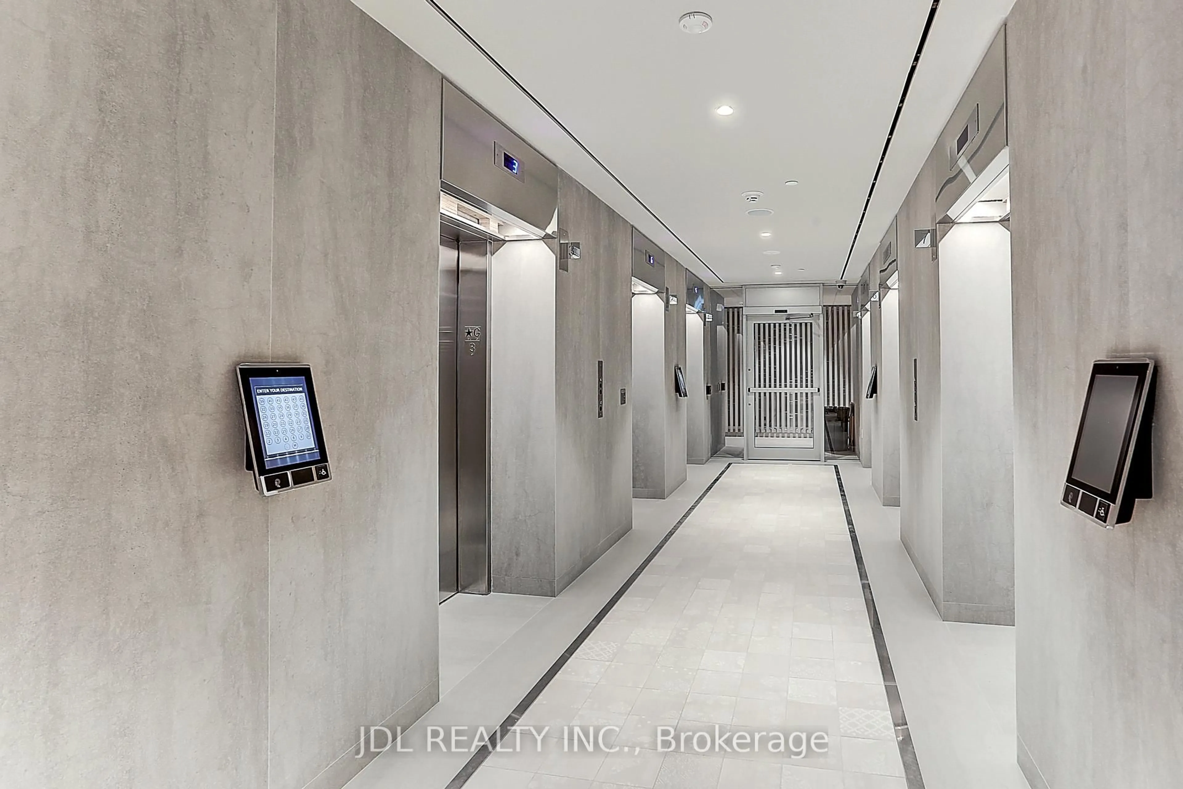 Indoor foyer for 138 Downes St #5103, Toronto Ontario M5E 0E4