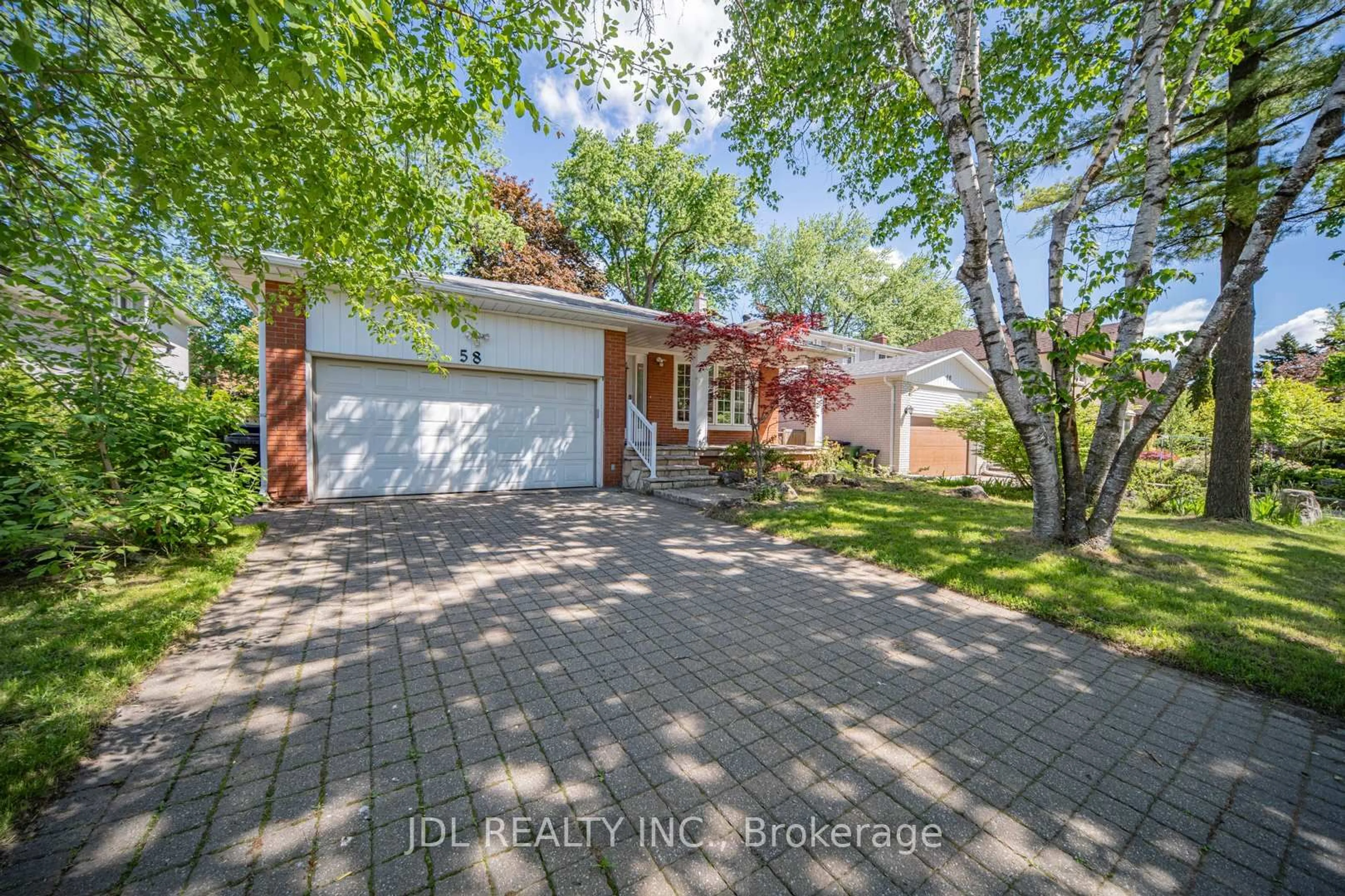 A pic from outside/outdoor area/front of a property/back of a property/a pic from drone, street for 58 Bestview Dr, Toronto Ontario M2M 2X9