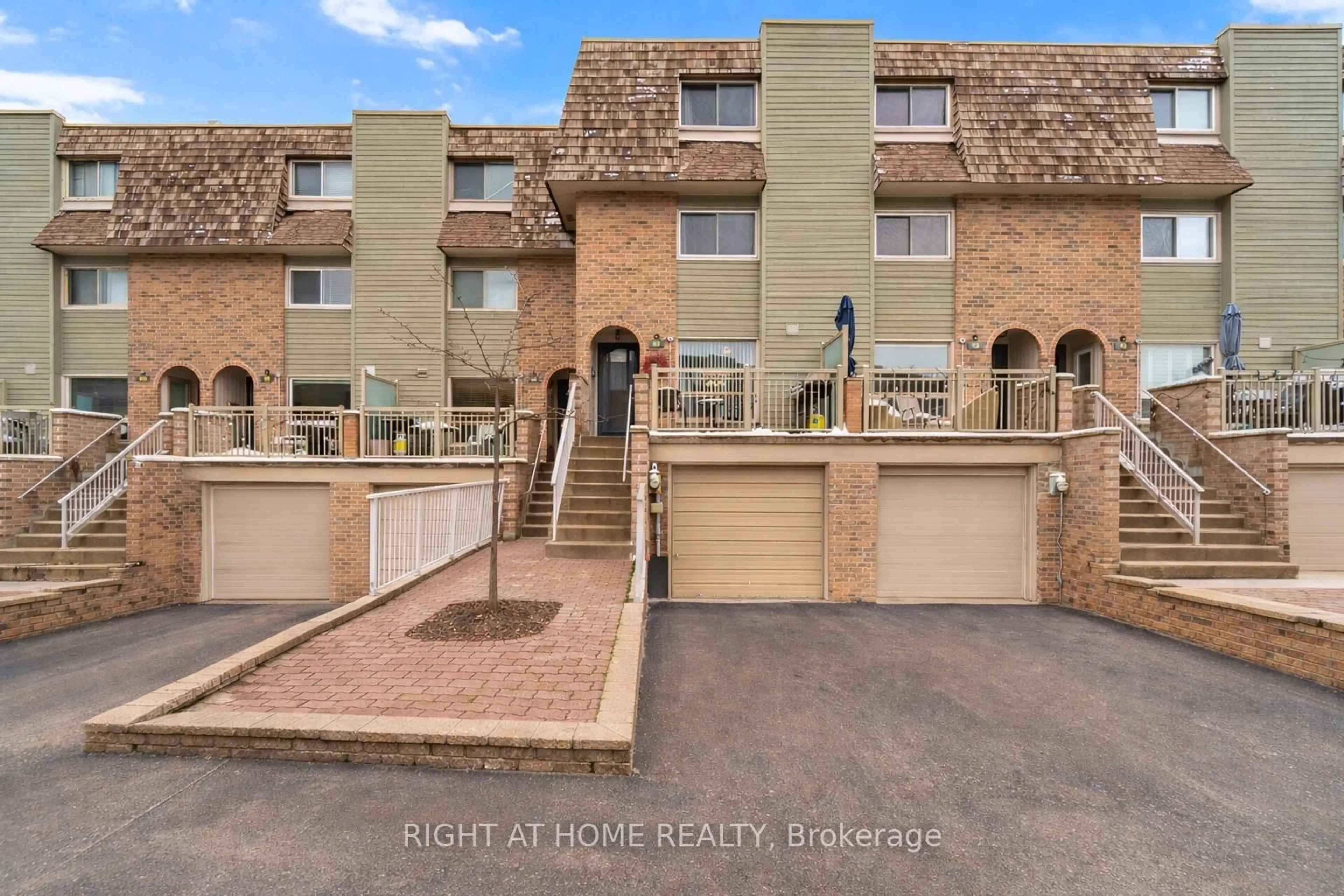 A pic from outside/outdoor area/front of a property/back of a property/a pic from drone, street for 94 Dutch Myrtle Way, Toronto Ontario M3B 3K8