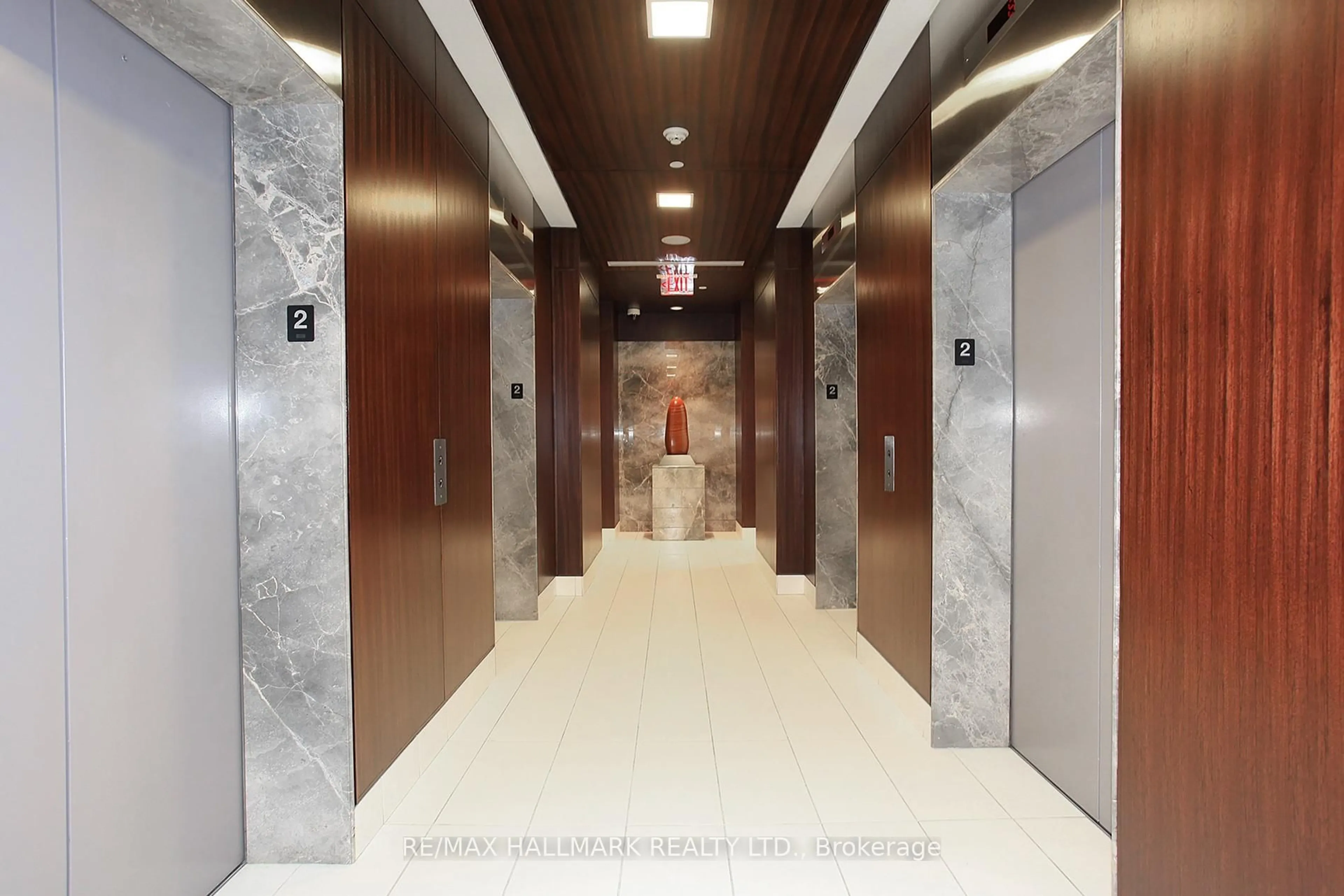 Indoor foyer for 120 Homewood Ave #2310, Toronto Ontario M4Y 2J3