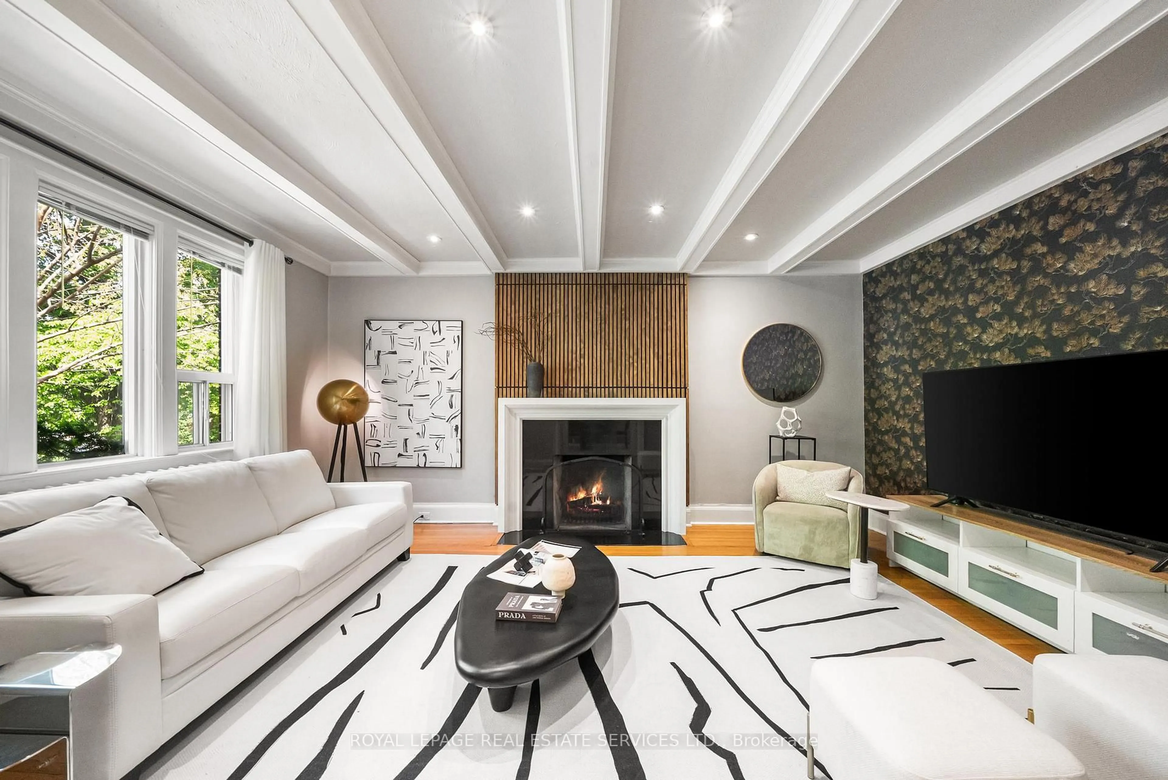Living room with furniture, unknown for 202 Dinnick Cres, Toronto Ontario M4N 1M3