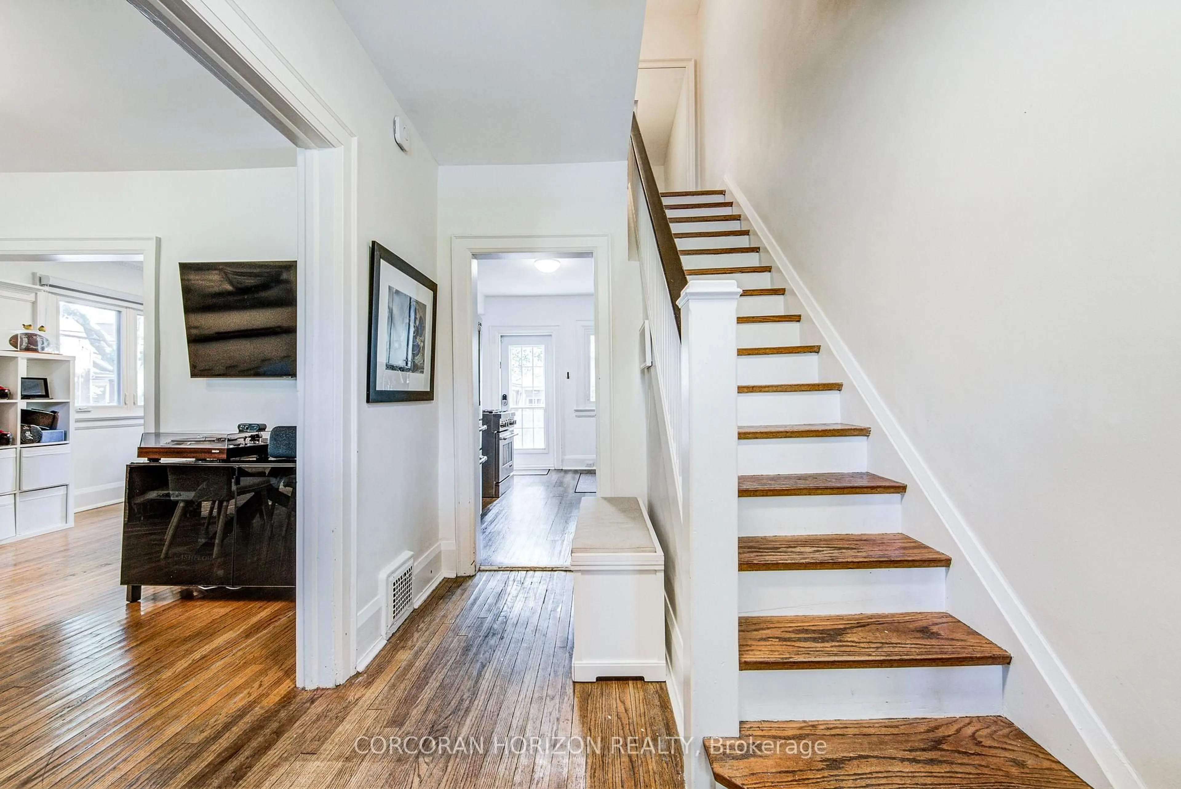 Indoor entryway for 77 Montgomery Ave, Toronto Ontario M4R 1E1
