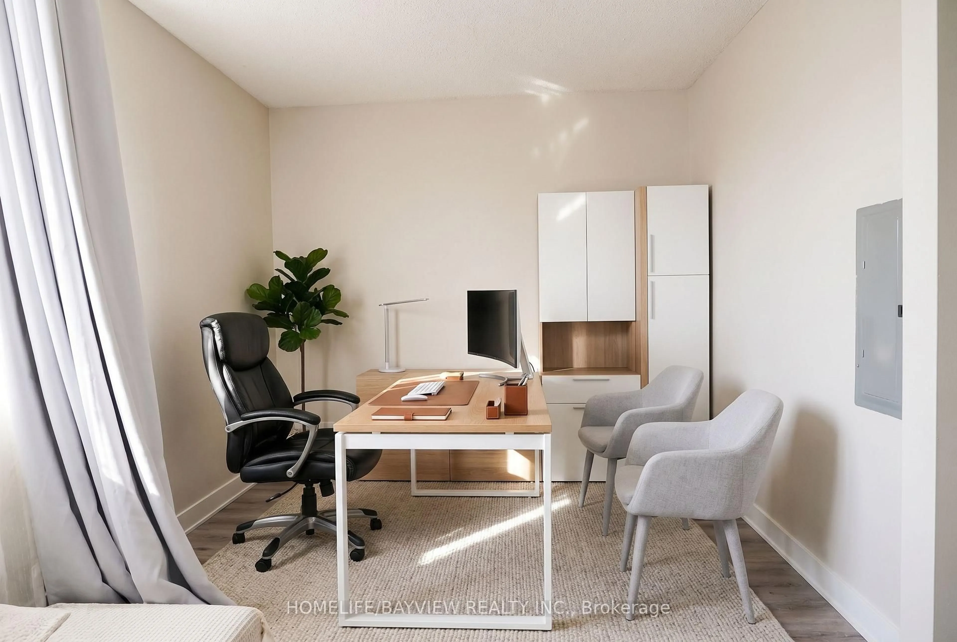A pic of a room for 18 Yonge St #915, Toronto Ontario M5E 1Z8