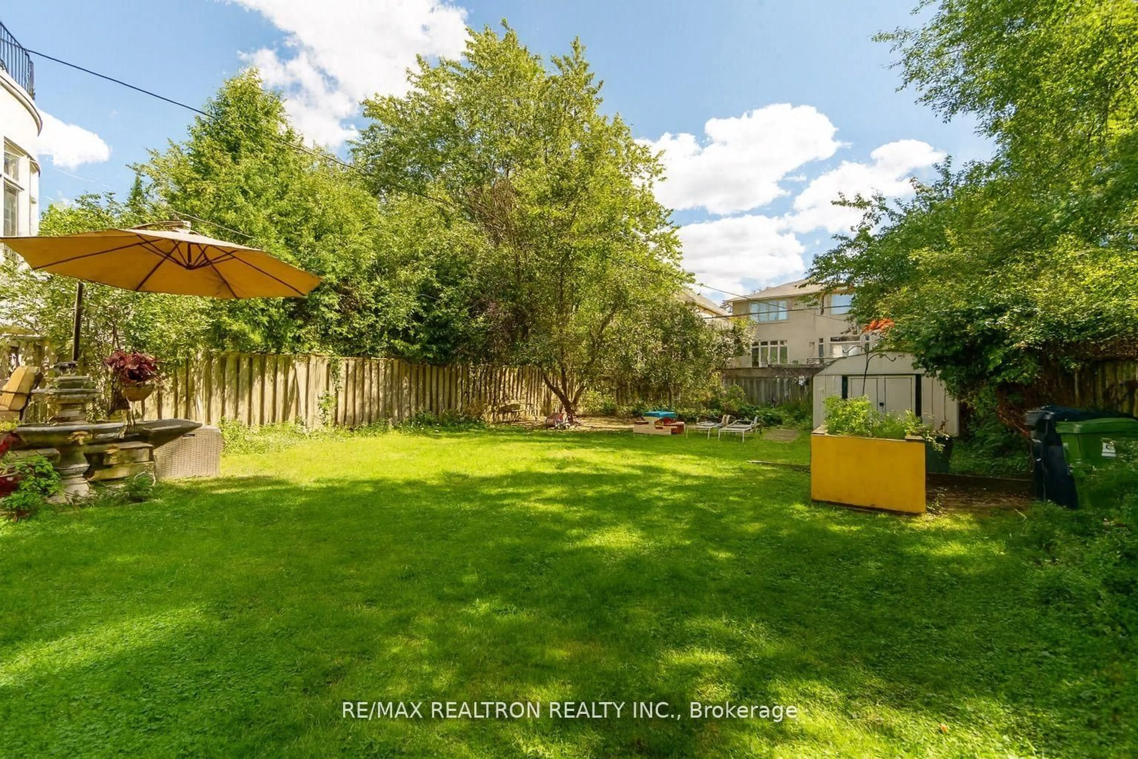 Patio, unknown for 663 Woburn Ave, Toronto Ontario M5M 1M2