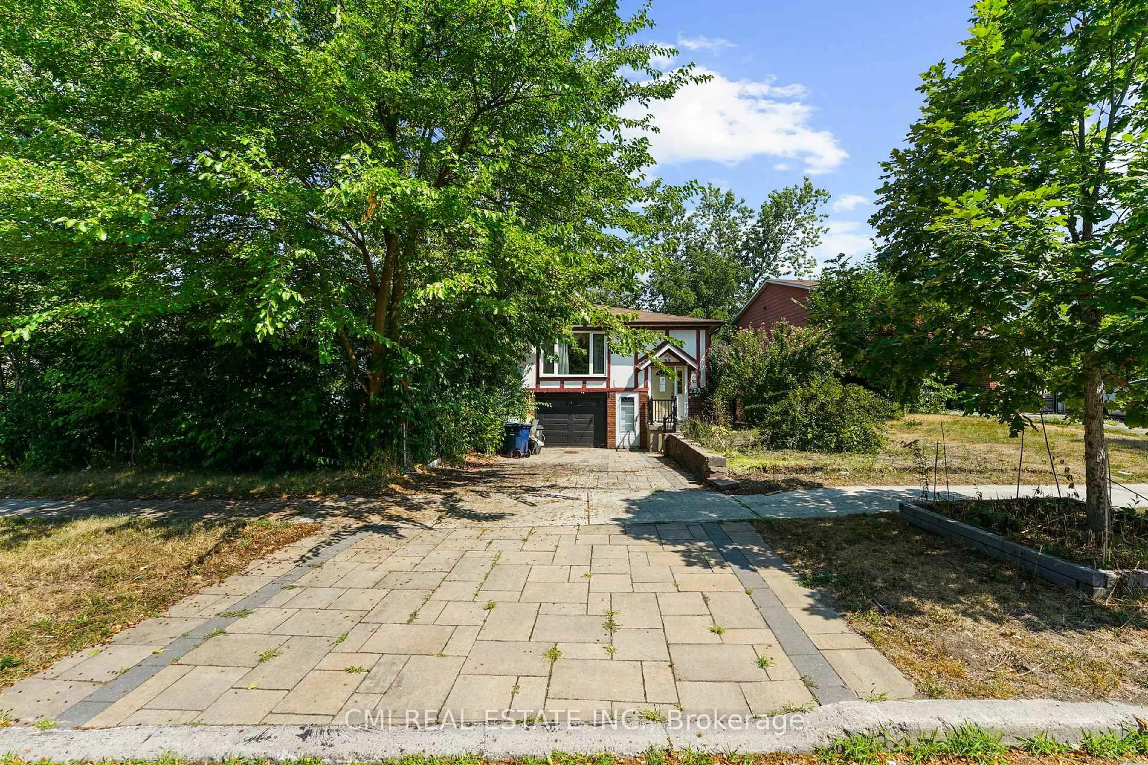 Patio, street for 50 Apache Tr, Toronto Ontario M2H 2H7