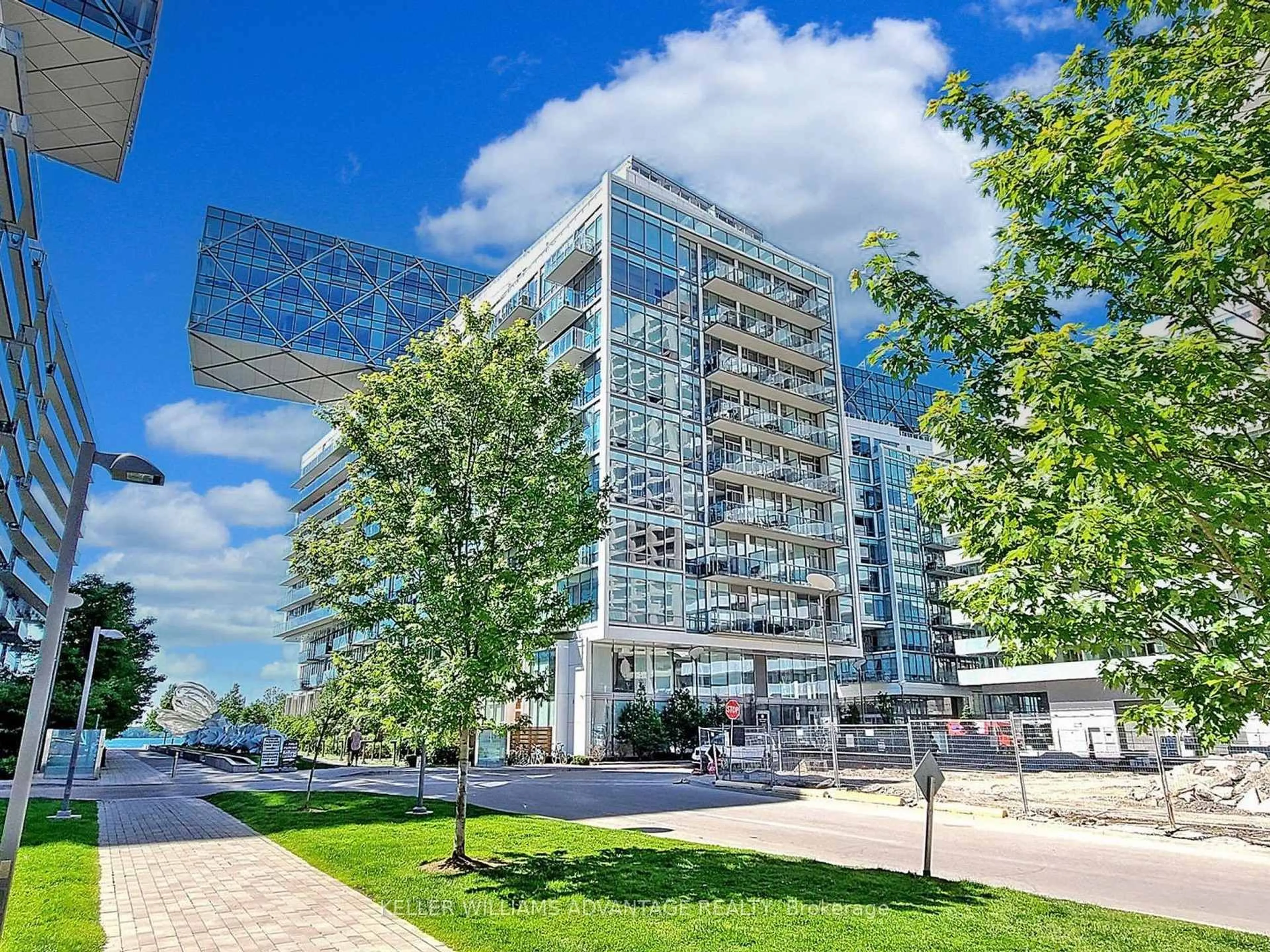 Indoor foyer for 29 Queens Quay #401, Toronto Ontario M5E 0A4