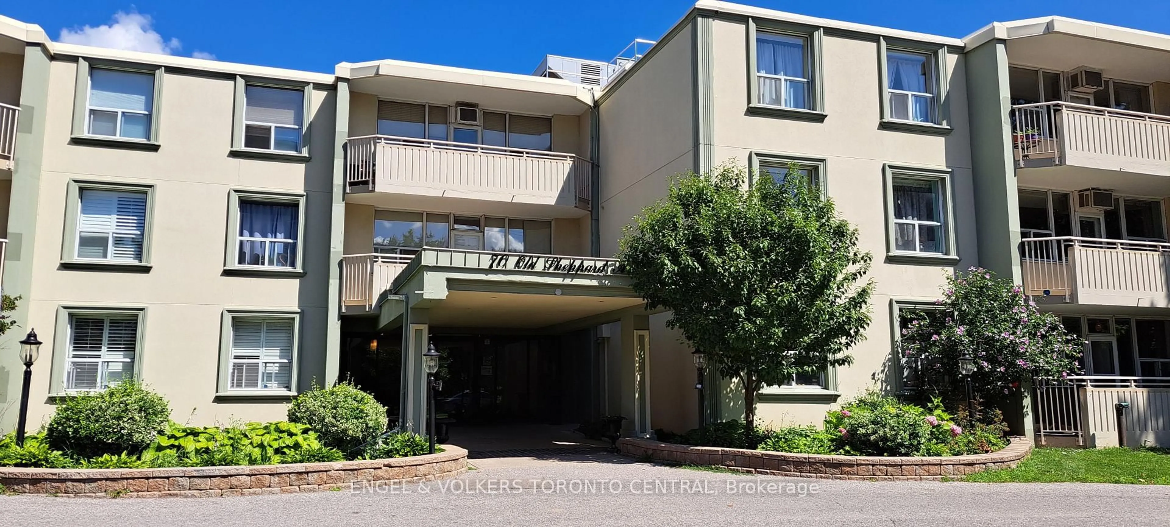 Indoor foyer for 70 Old Sheppard Ave #315, Toronto Ontario M2J 3L6