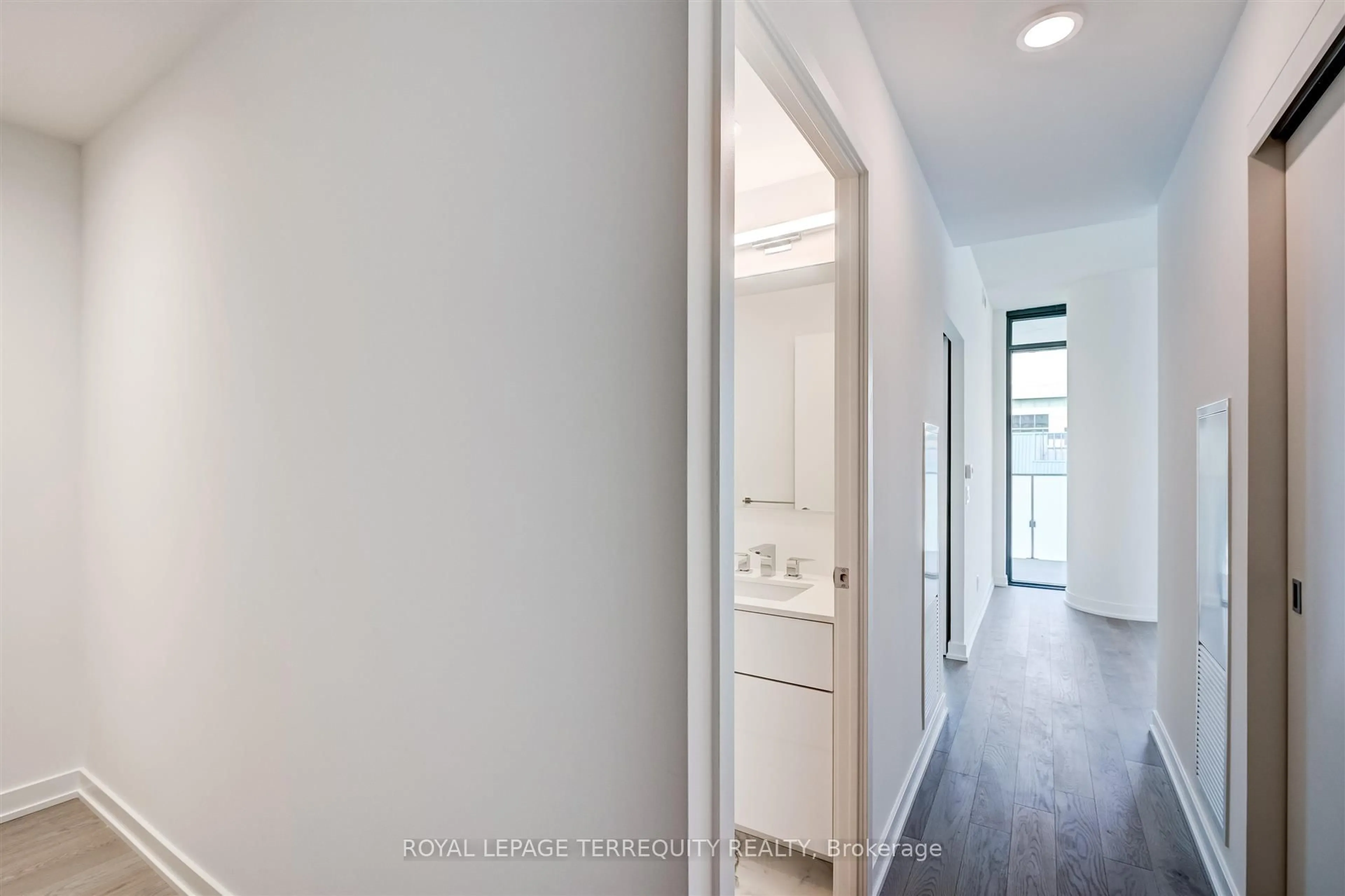 Unknown for 25 Richmond St #2911, Toronto Ontario M5C 0A6
