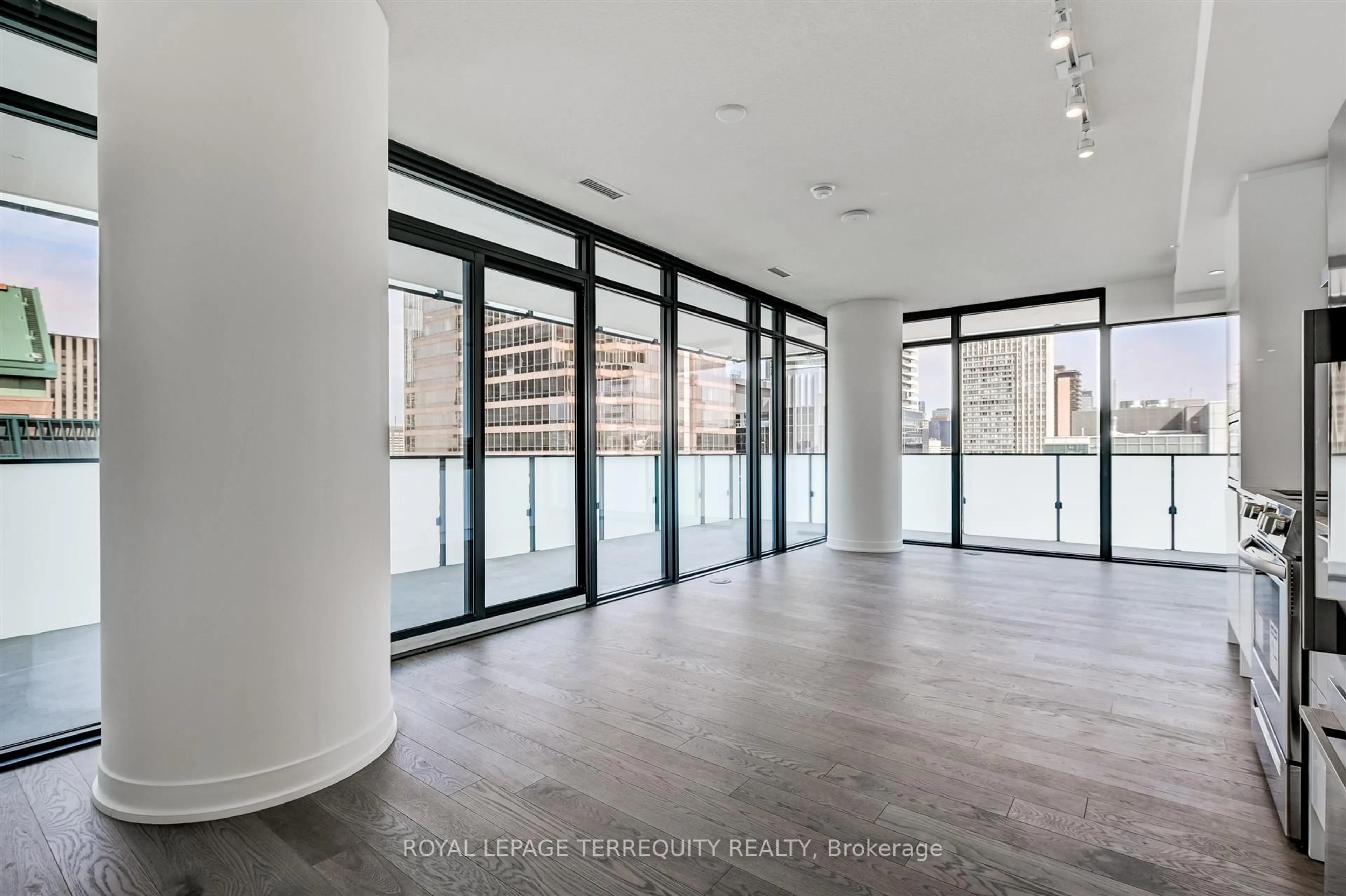 Indoor foyer for 25 Richmond St #2911, Toronto Ontario M5C 0A6