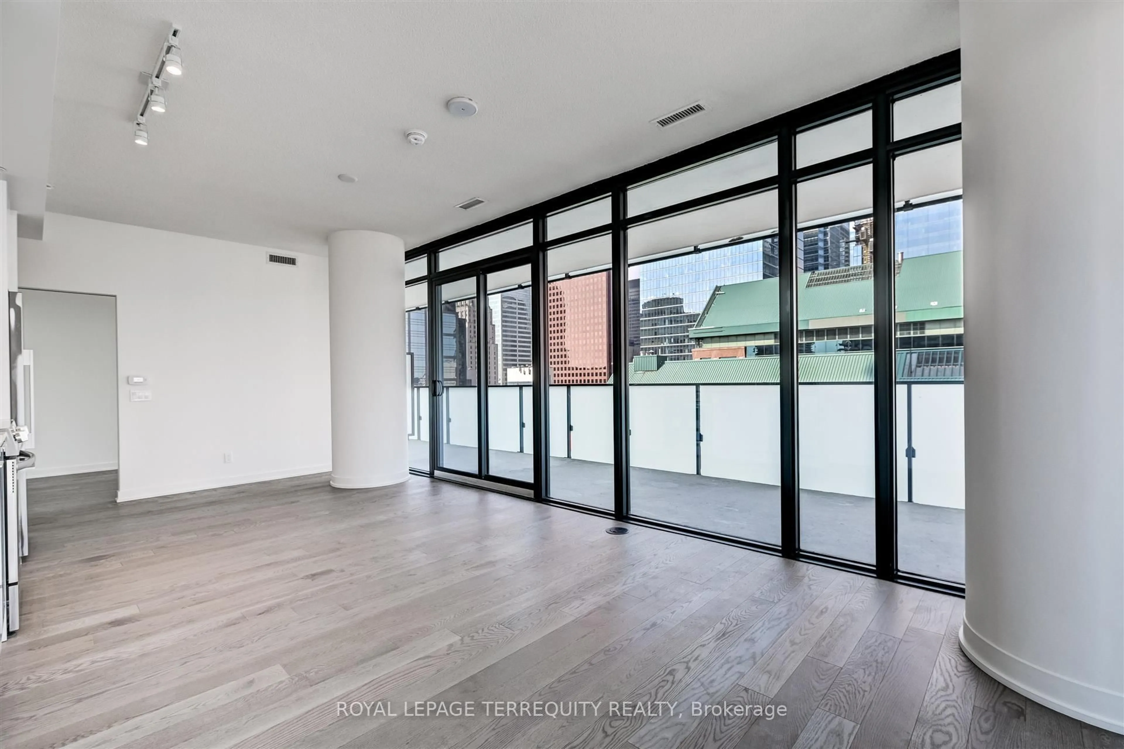 Indoor foyer for 25 Richmond St #2911, Toronto Ontario M5C 0A6