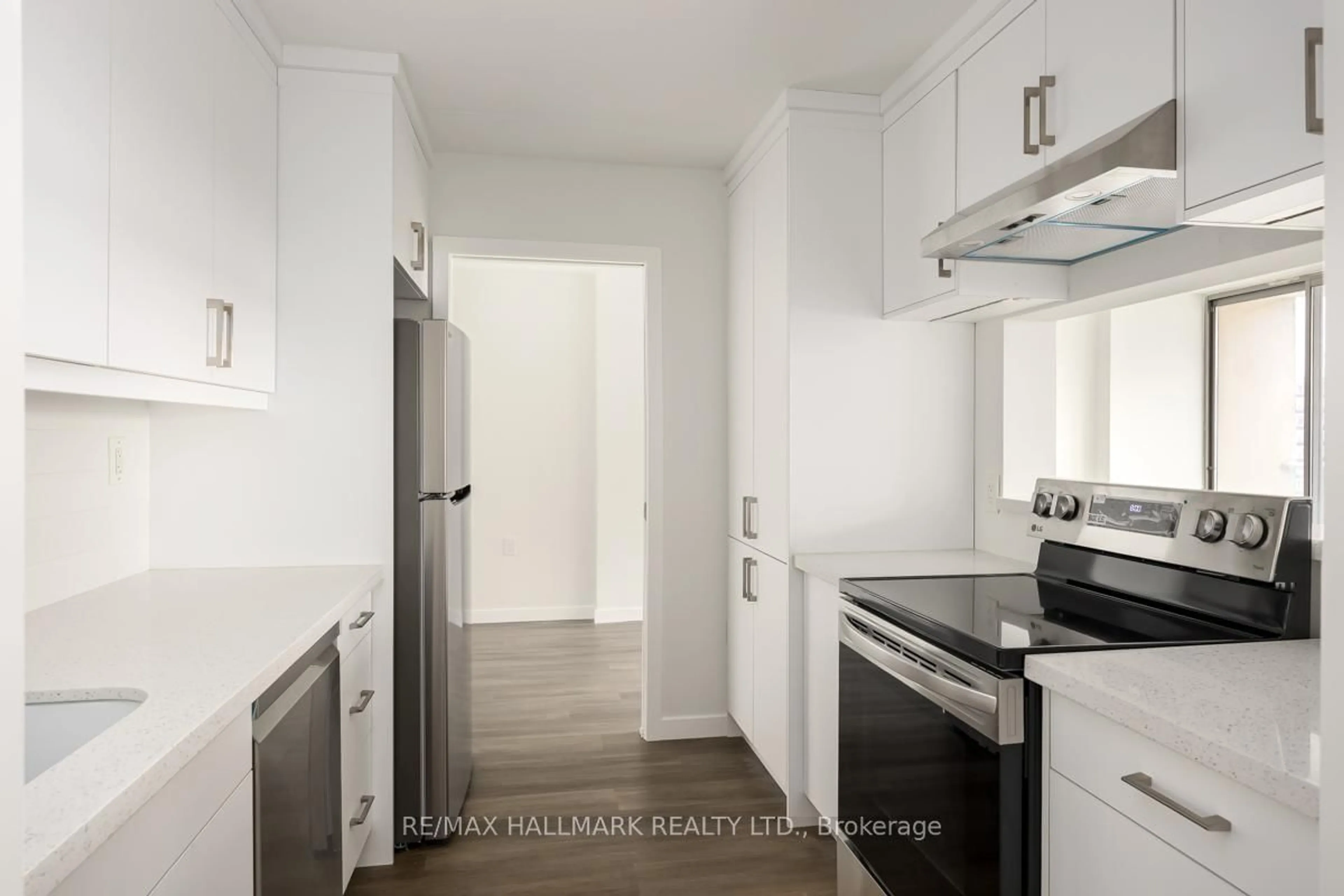 Standard kitchen, unknown for 5949 Yonge St #1105, Toronto Ontario M2M 3V8