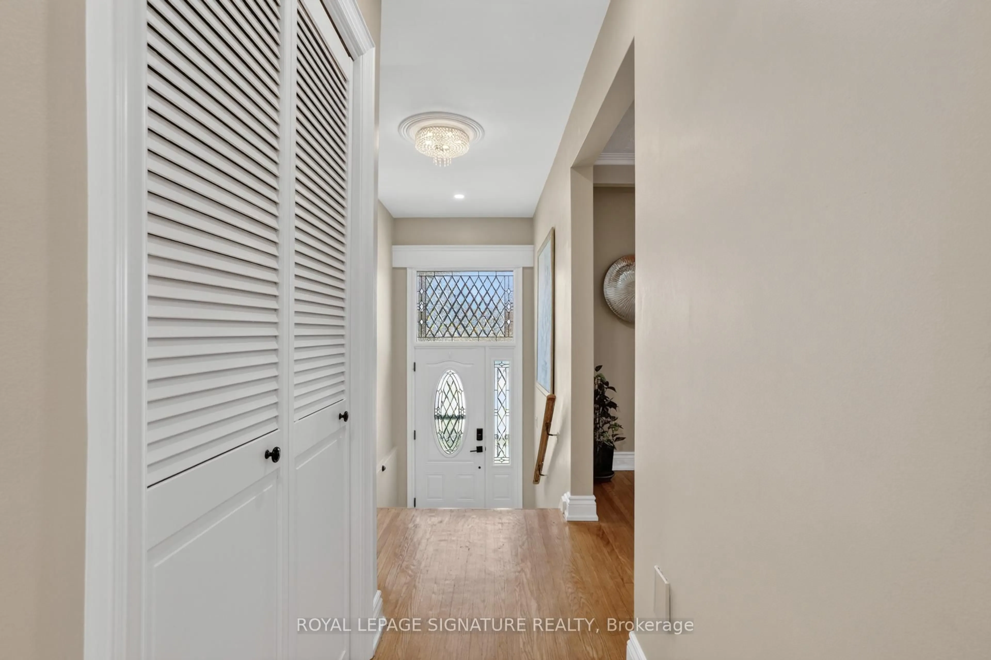 Indoor entryway for 164B Edmonton Dr, Toronto Ontario M2J 3X1