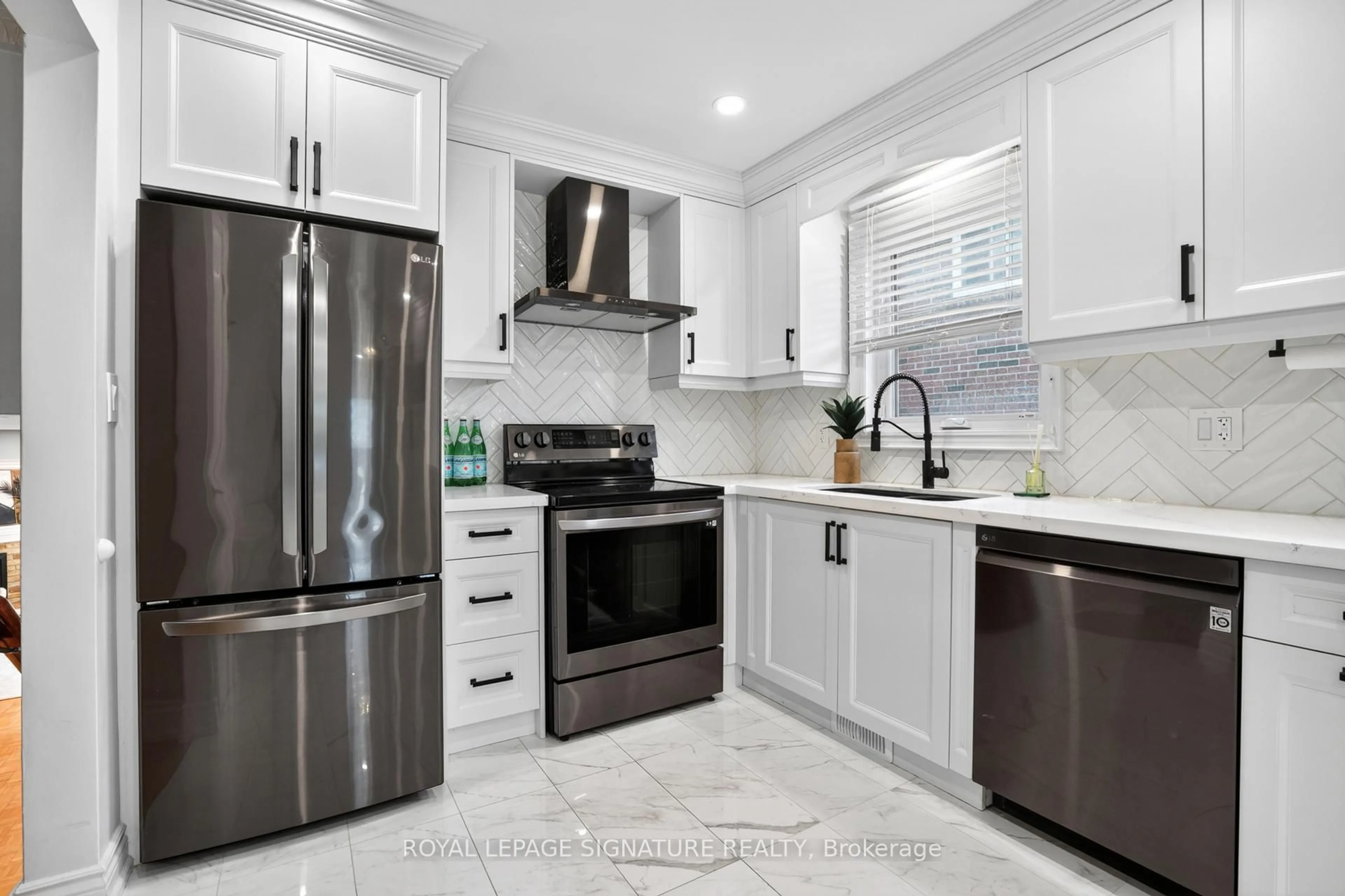 Contemporary kitchen, ceramic/tile floor for 164B Edmonton Dr, Toronto Ontario M2J 3X1