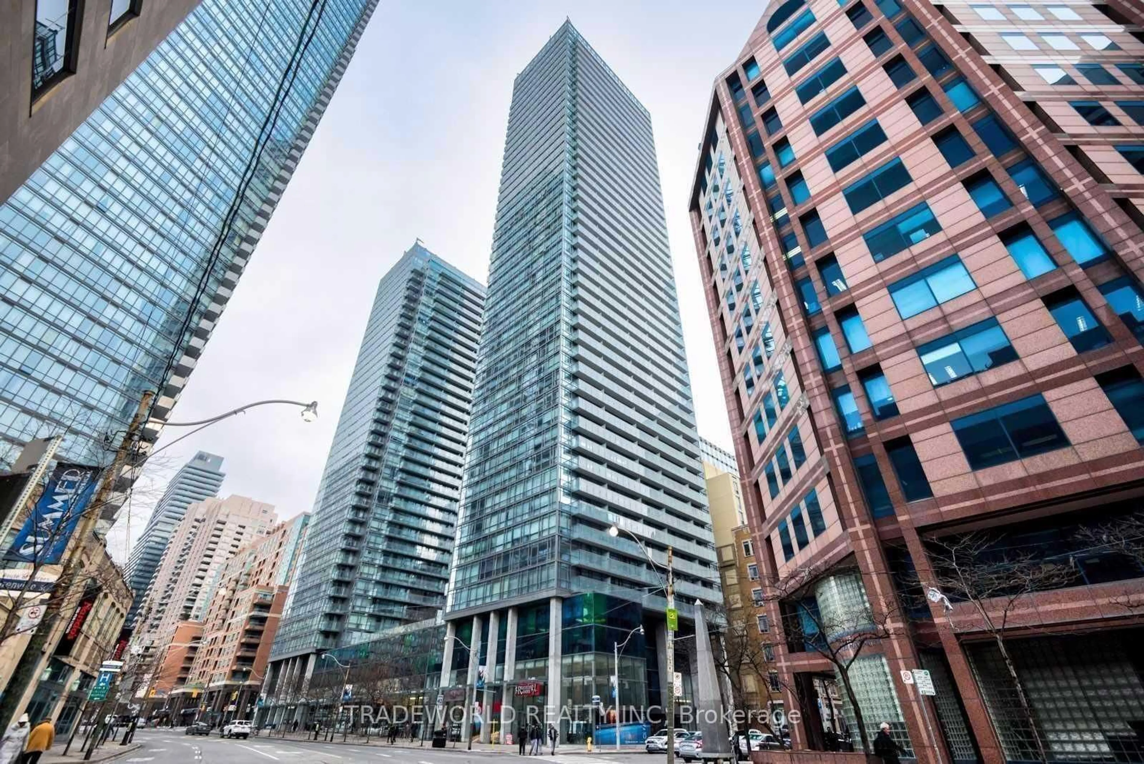 Unknown for 38 Grenville St #1806, Toronto Ontario M4Y 1A5