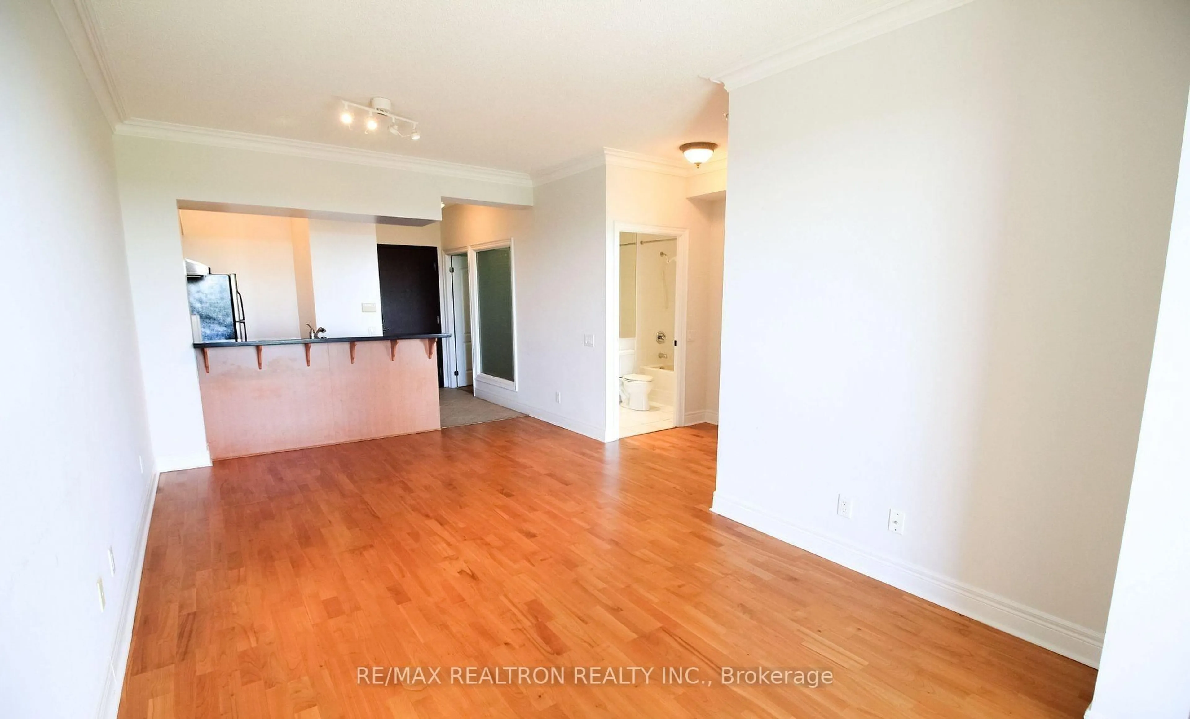 Unknown for 1 Clairtrell Rd #808, Toronto Ontario M2N 7H6