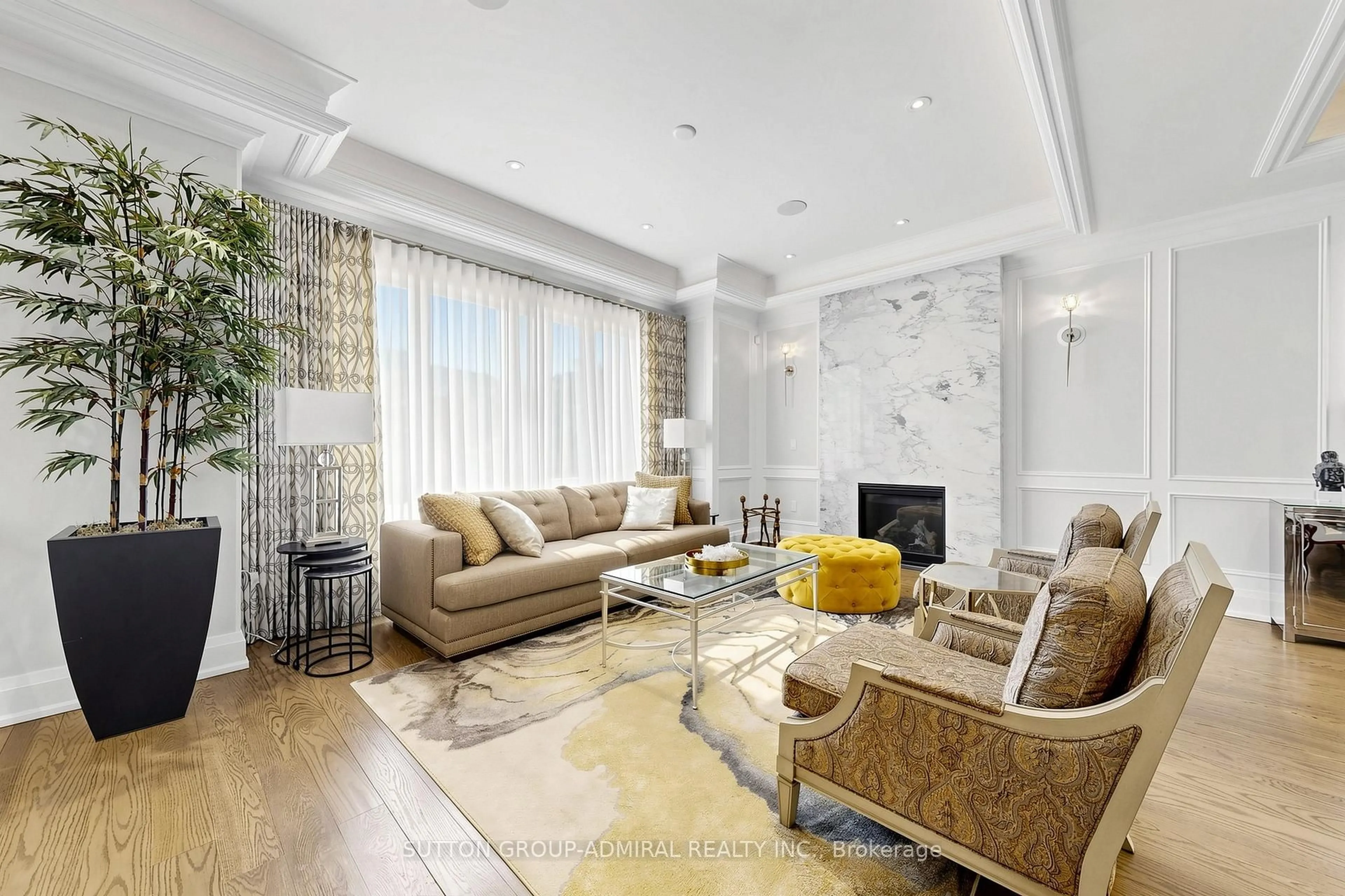 Living room with furniture, unknown for 219 Florence Ave, Toronto Ontario M2N 1G7