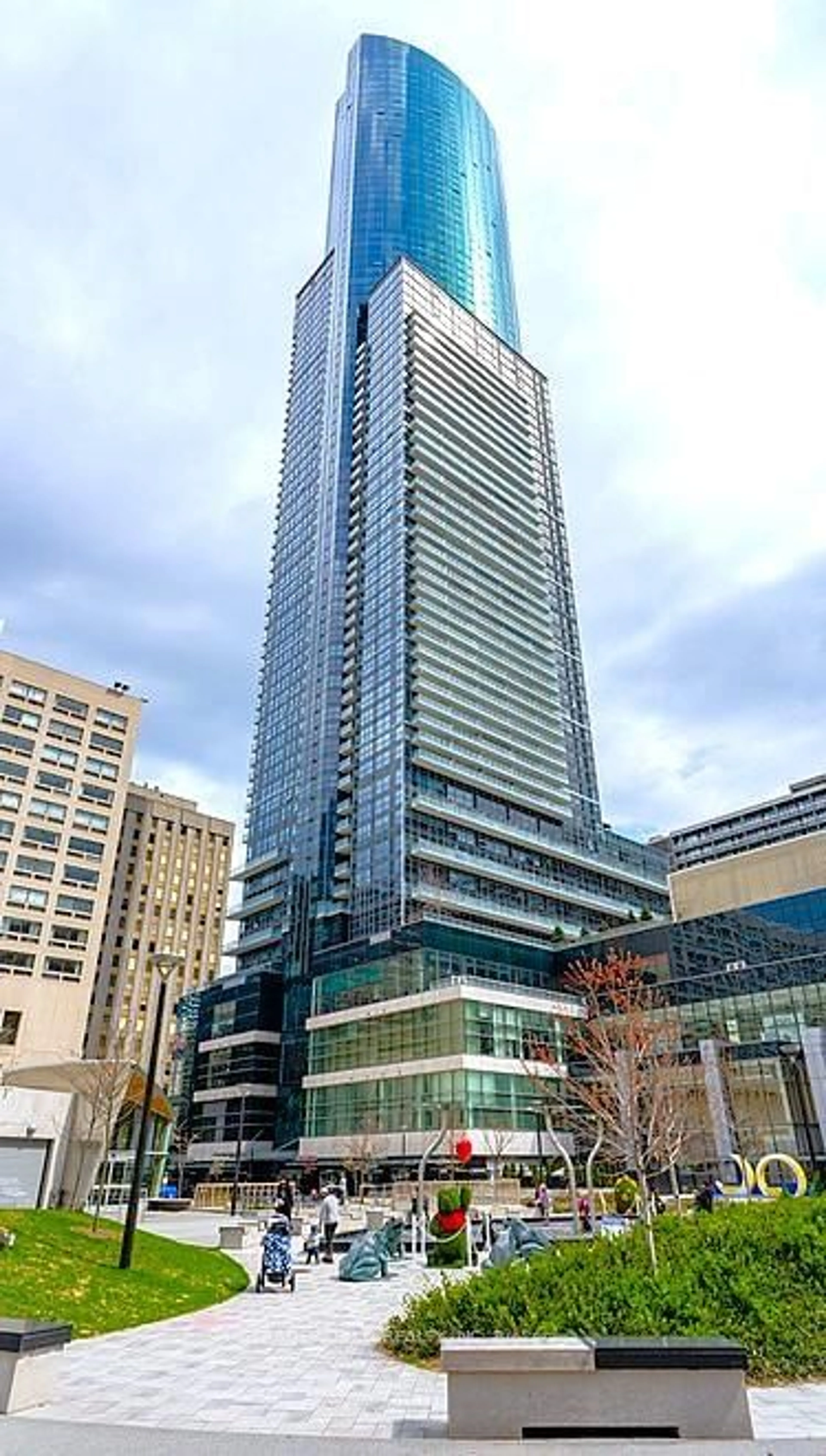 Unknown for 386 Yonge St #3709, Toronto Ontario M5B 0A5