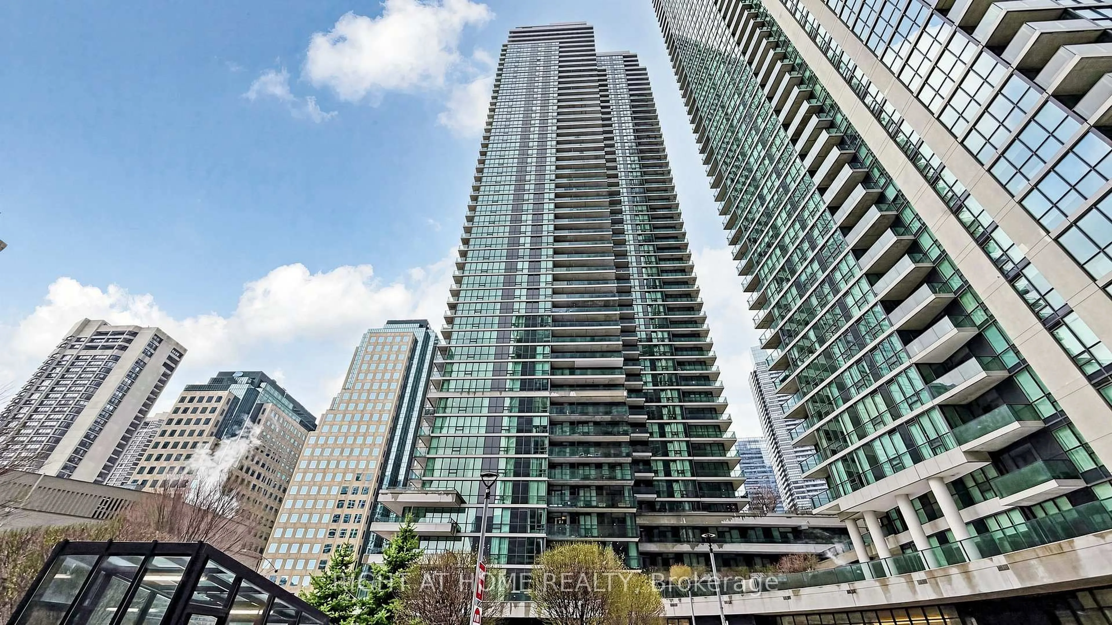 Unknown for 33 Bay St #609, Toronto Ontario M5J 2Z3