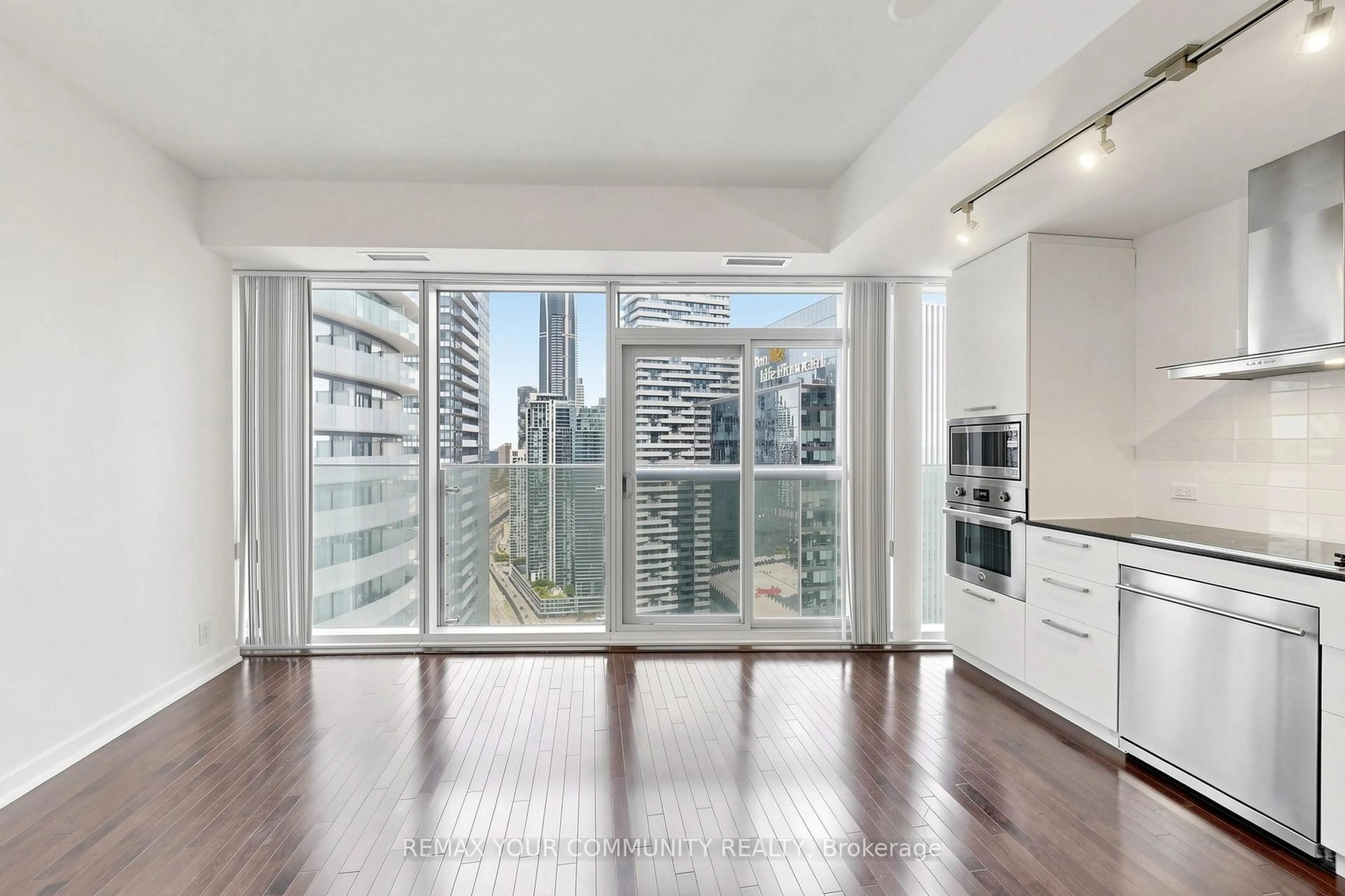 A pic of a room for 12 York St #3901, Toronto Ontario M5J 0A9
