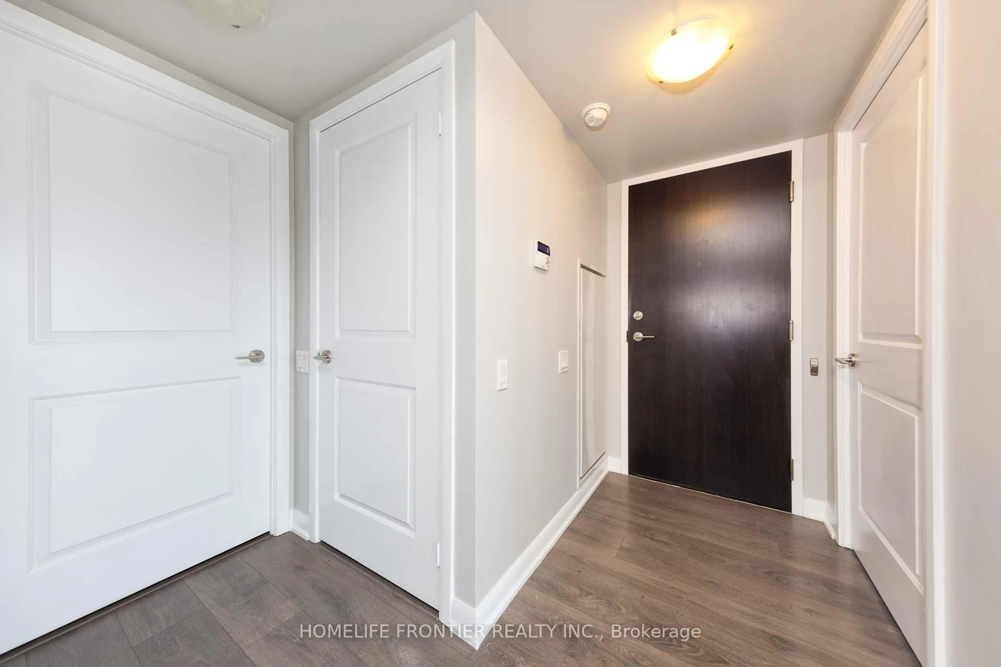 Indoor entryway for 5162 Yonge St #2005, Toronto Ontario M2N 6L9
