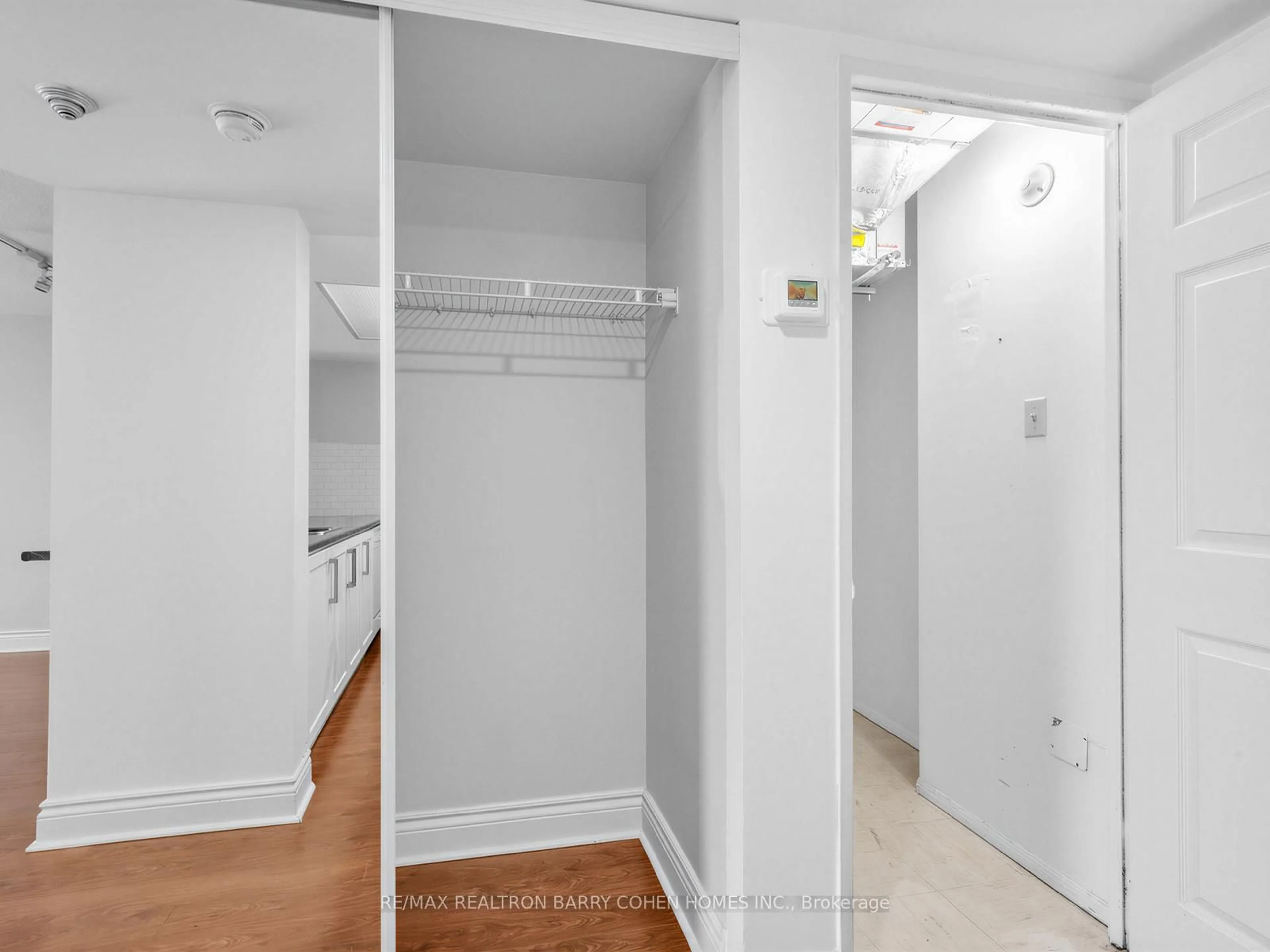 Unknown for 725 King St #303, Toronto Ontario M5V 2W9