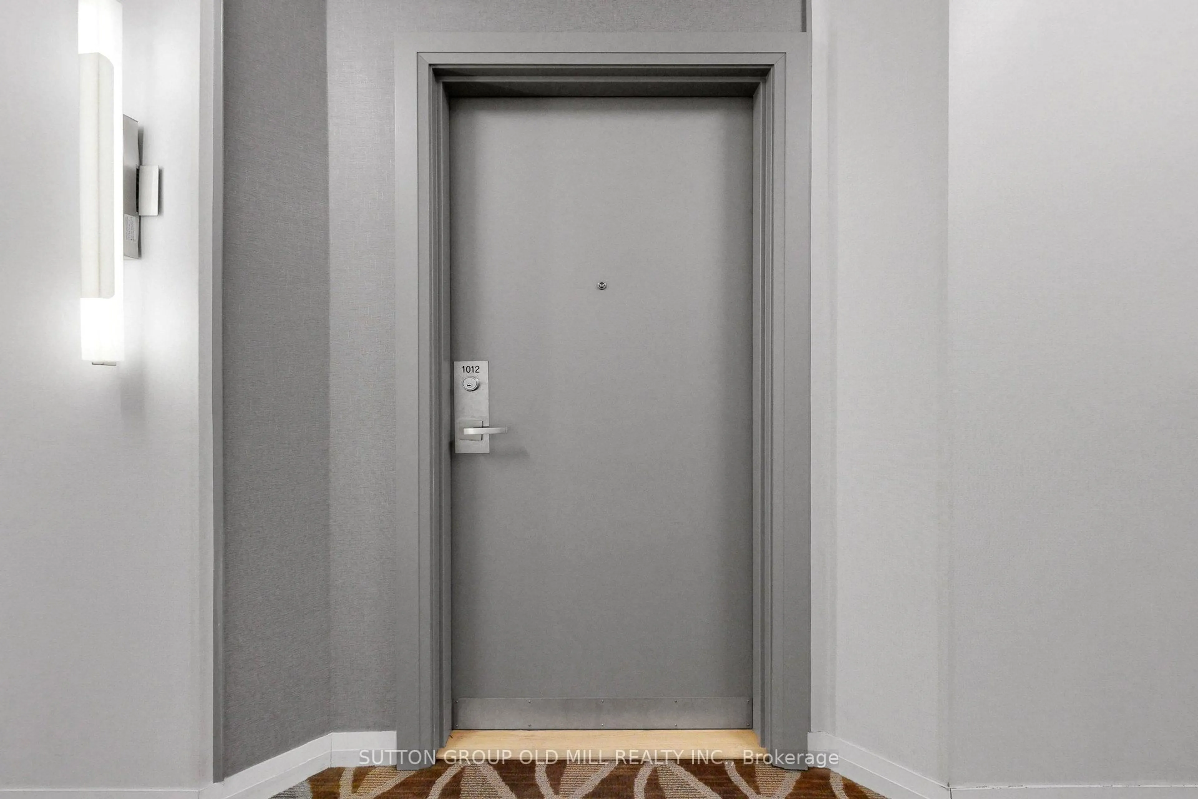 Indoor entryway for 228 Queens Quay #1012, Toronto Ontario M5J 2X1
