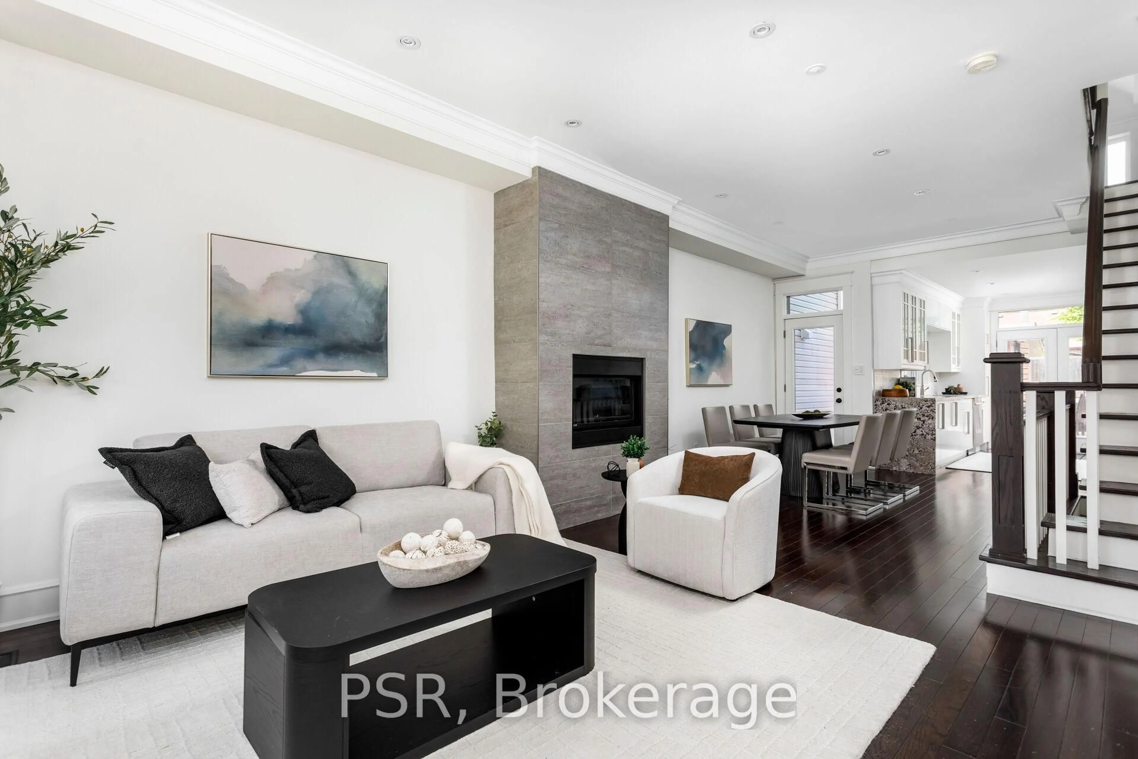 Living room with furniture, unknown for 38 Wyndham St, Toronto Ontario M6K 1R7