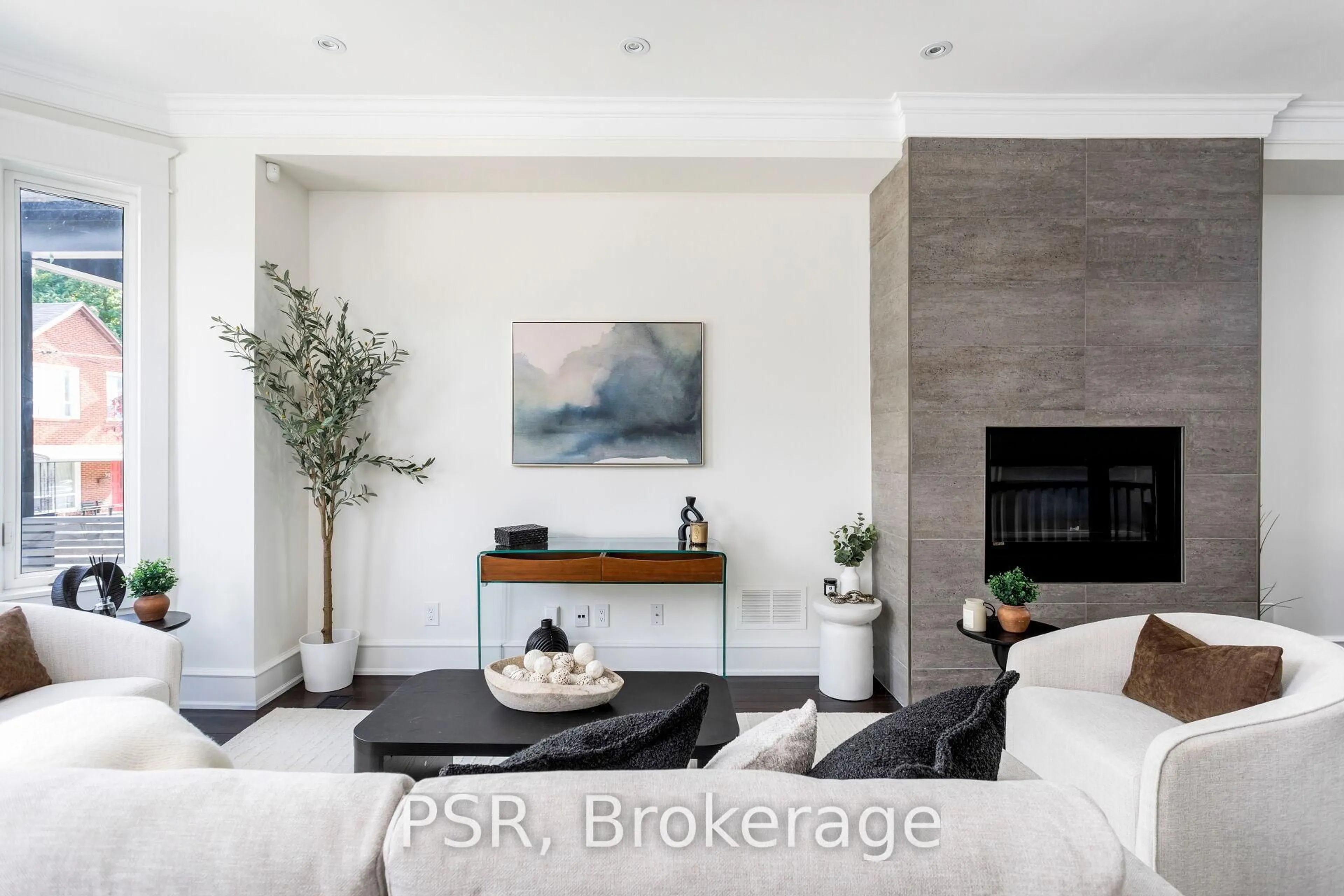 Living room with furniture, unknown for 38 Wyndham St, Toronto Ontario M6K 1R7