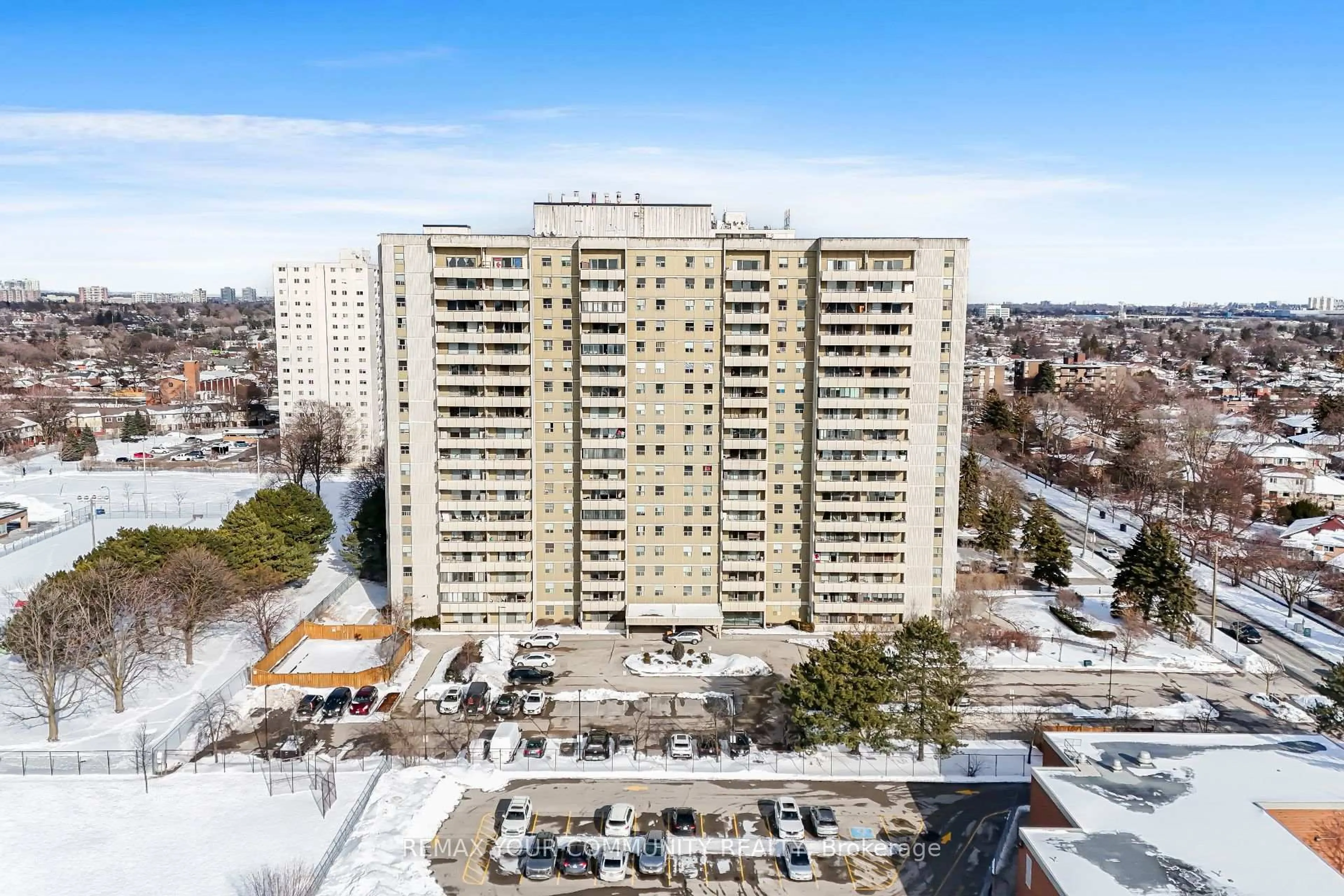 A pic from outside/outdoor area/front of a property/back of a property/a pic from drone, city buildings view from balcony for 1338 York Mills Rd #1603, Toronto Ontario M3A 3N3