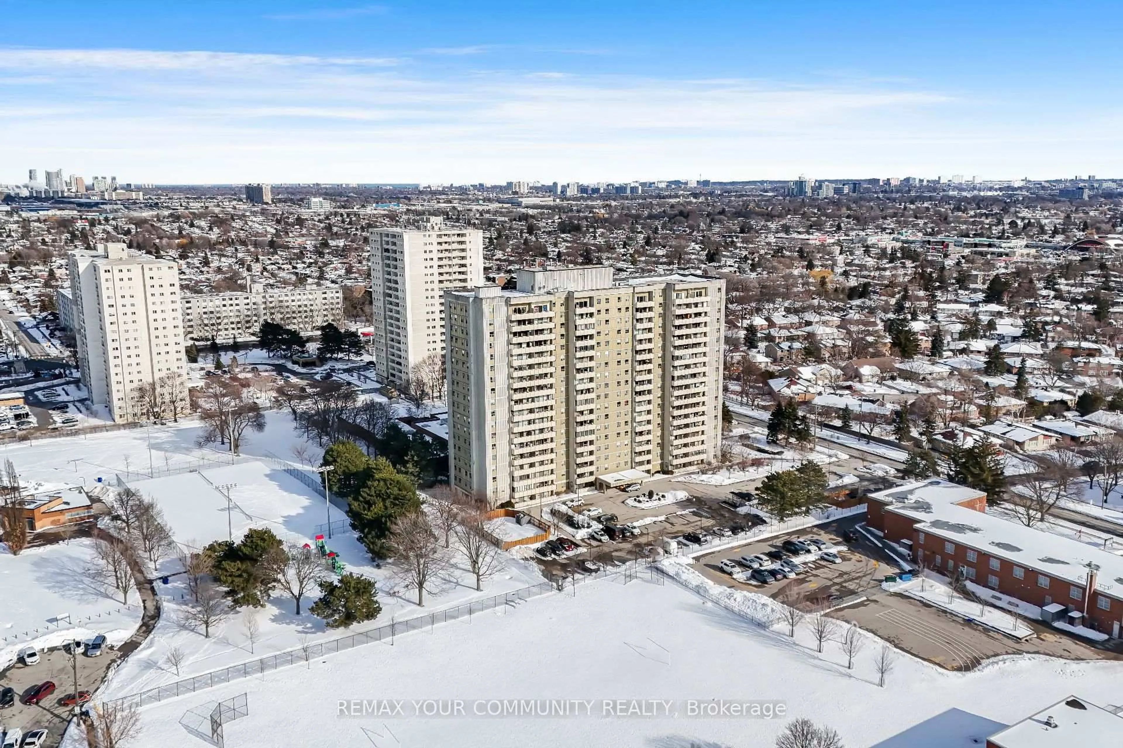 A pic from outside/outdoor area/front of a property/back of a property/a pic from drone, city buildings view from balcony for 1338 York Mills Rd #1603, Toronto Ontario M3A 3N3