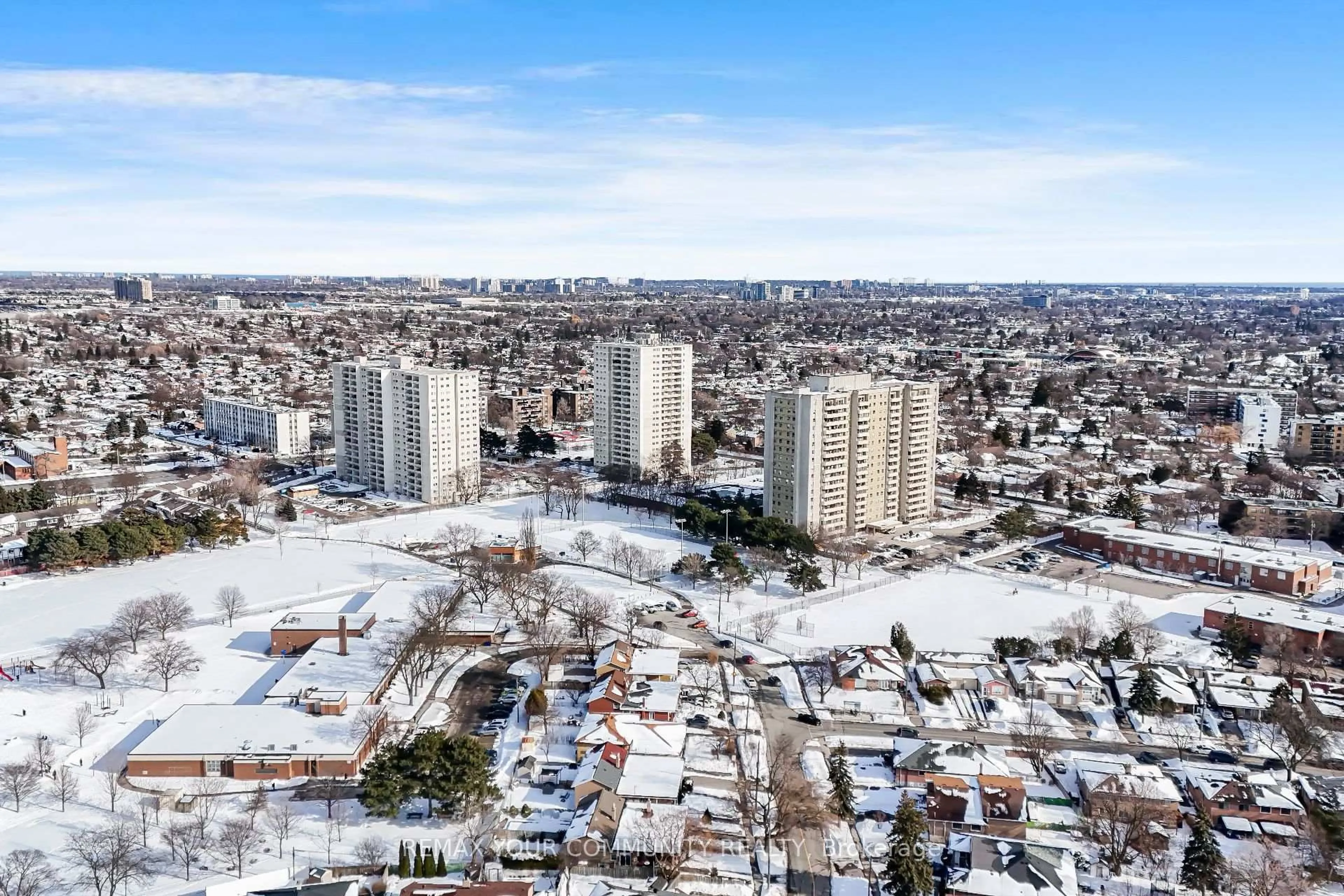 A pic from outside/outdoor area/front of a property/back of a property/a pic from drone, city buildings view from balcony for 1338 York Mills Rd #1603, Toronto Ontario M3A 3N3