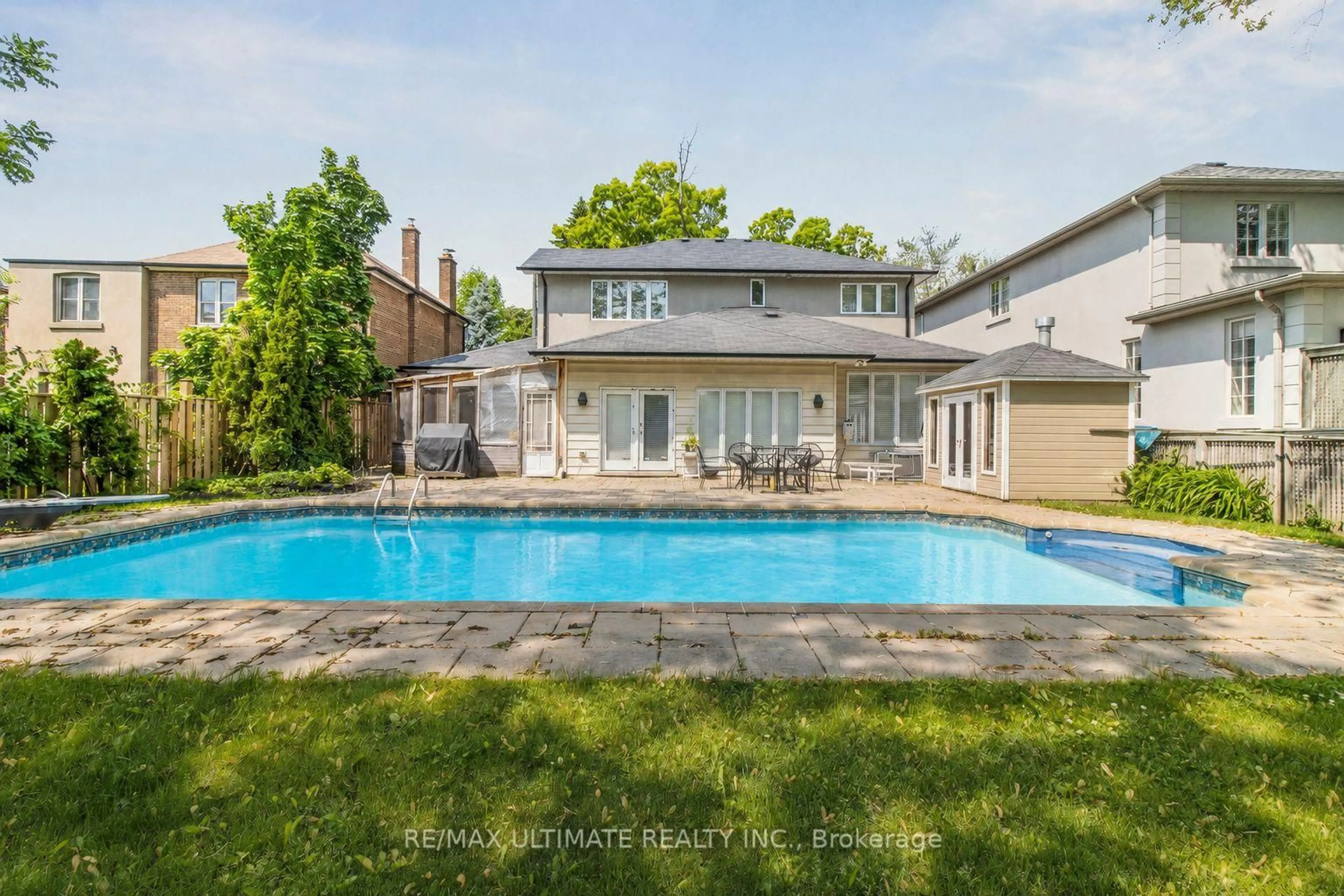 Pool for 181 Bayview Heights Dr, Toronto Ontario M4G 2Z1