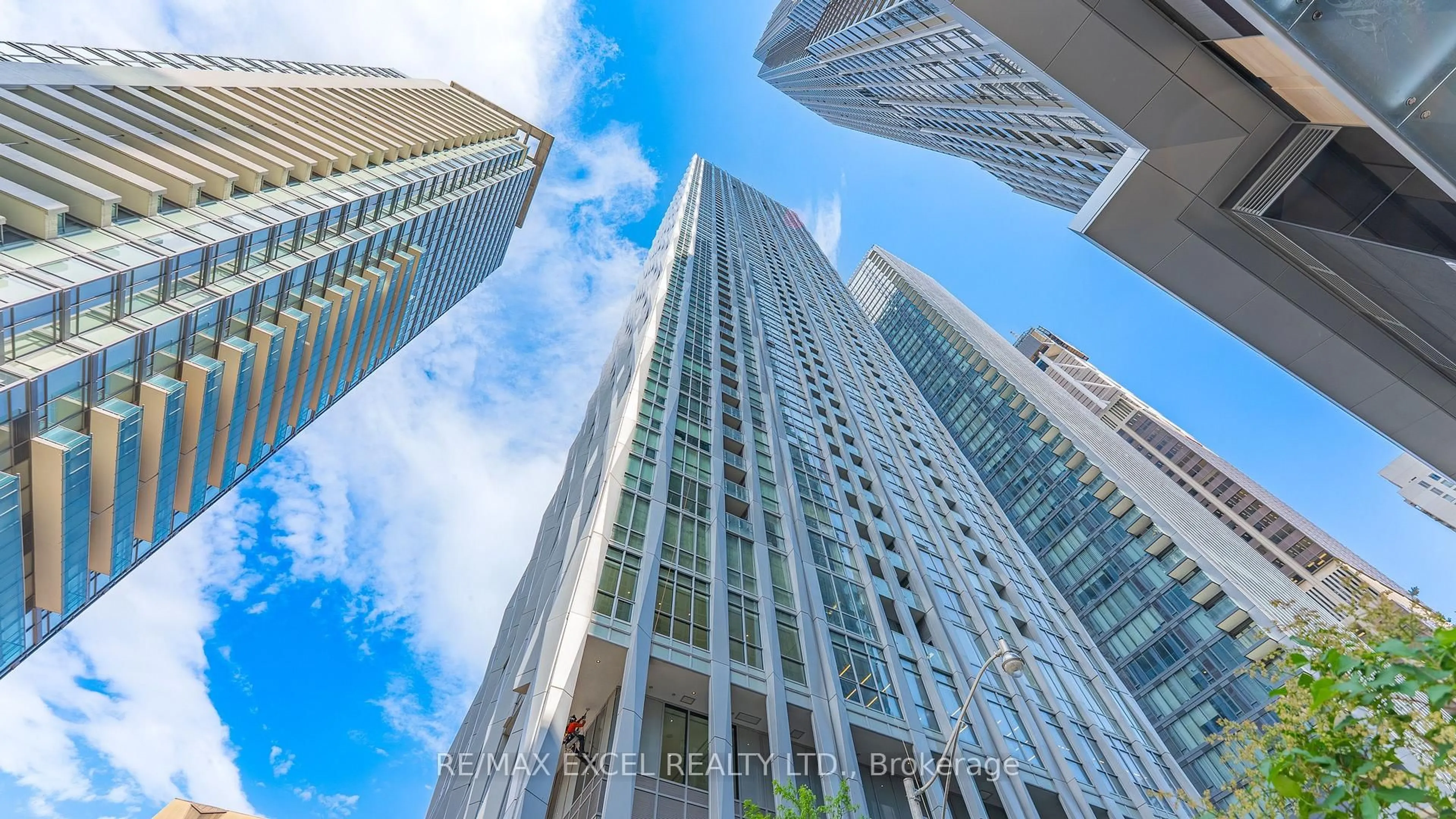 Unknown for 1 Yorkville Ave #3909, Toronto Ontario M4W 1L1