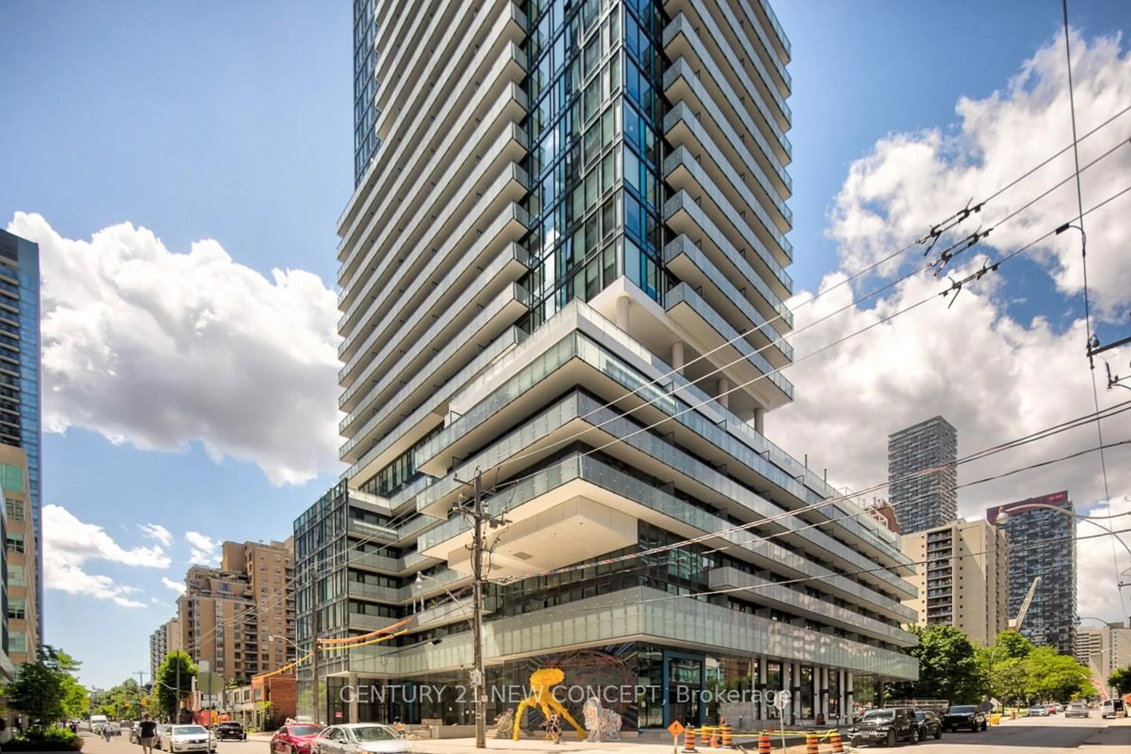 Indoor foyer for 161 Roehampton Ave #2009, Toronto Ontario M4P 0C8