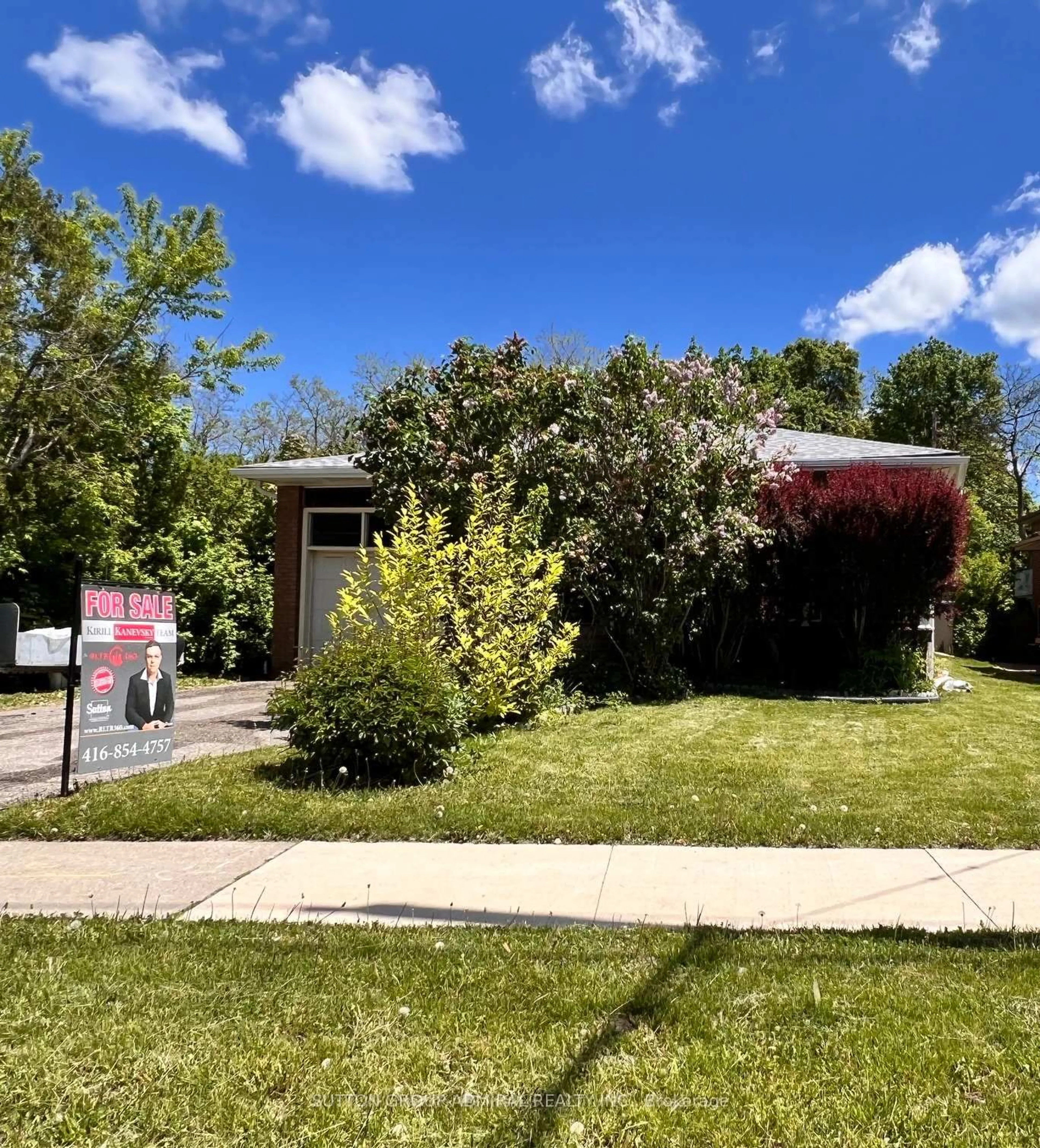 Unknown for 73 Hove St, Toronto Ontario M3H 4Z2
