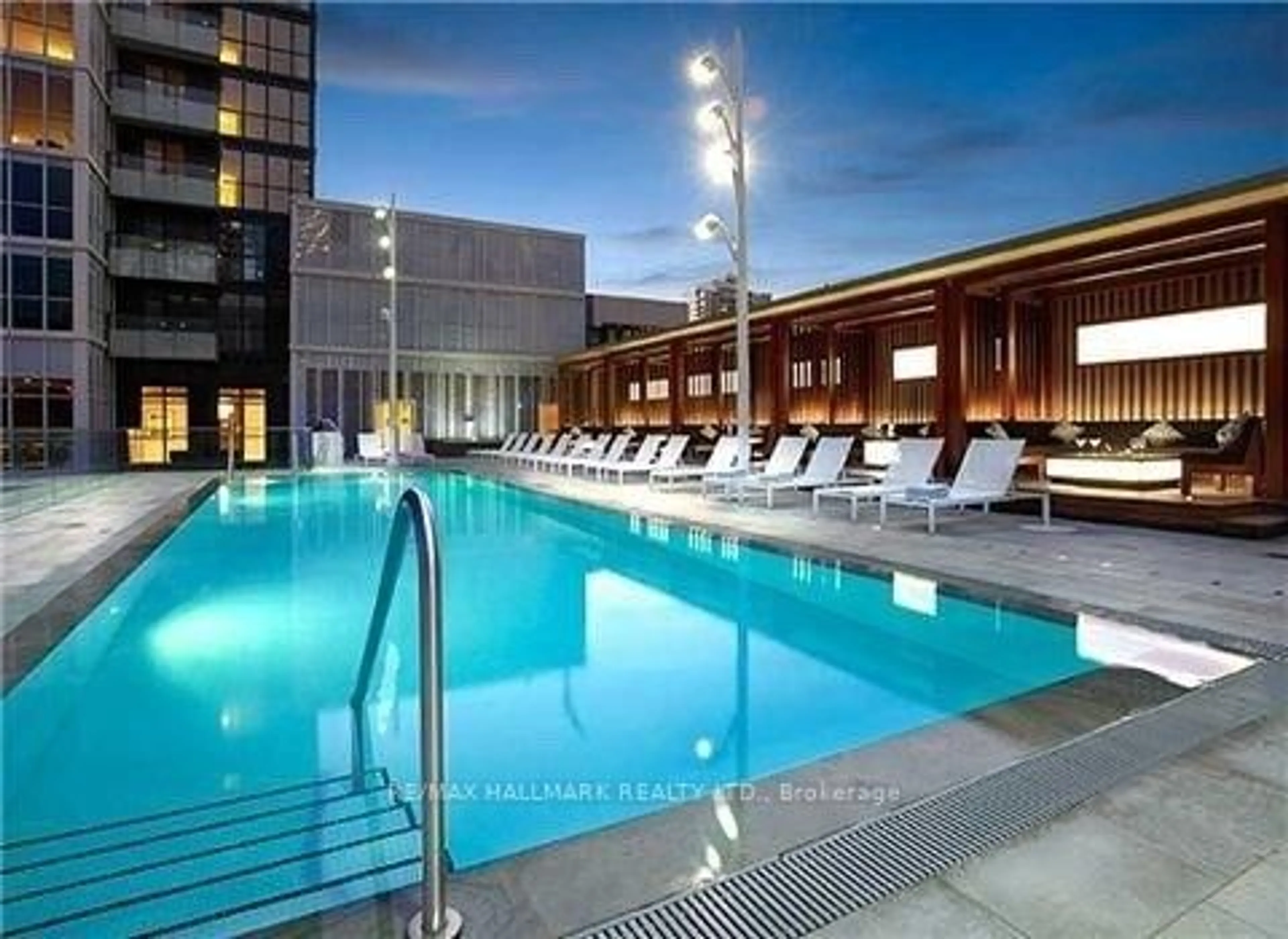 Pool for 300 Front St #805, Toronto Ontario M5V 0E9
