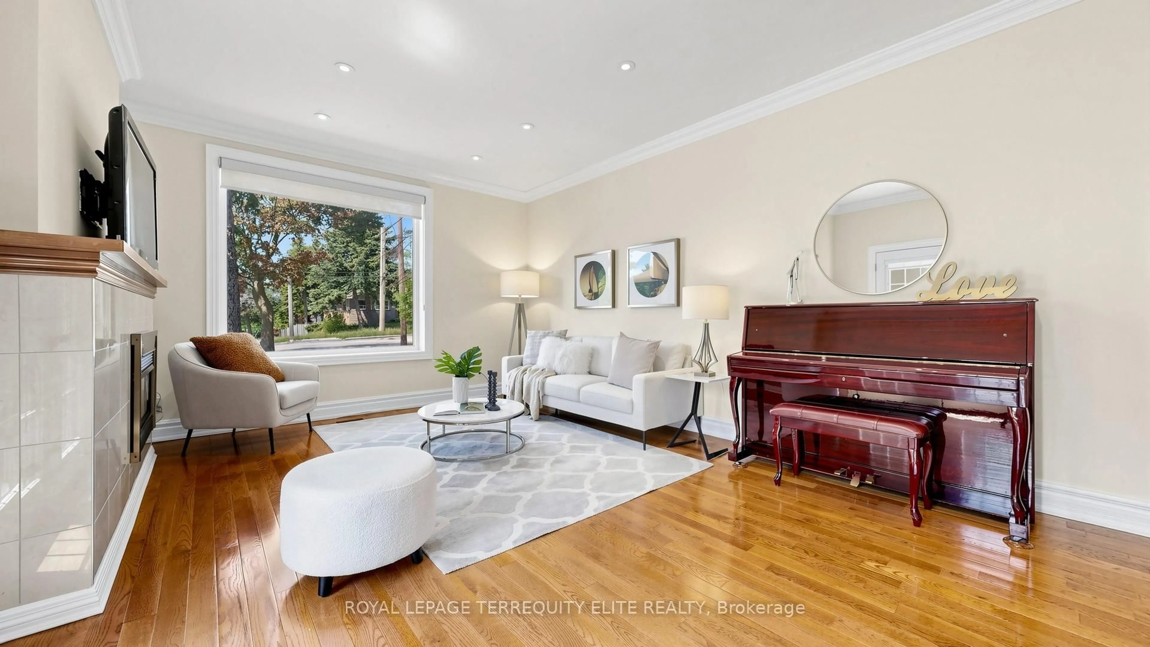 Living room with furniture, wood/laminate floor for 5 Valentine Dr, Toronto Ontario M3A 3J5