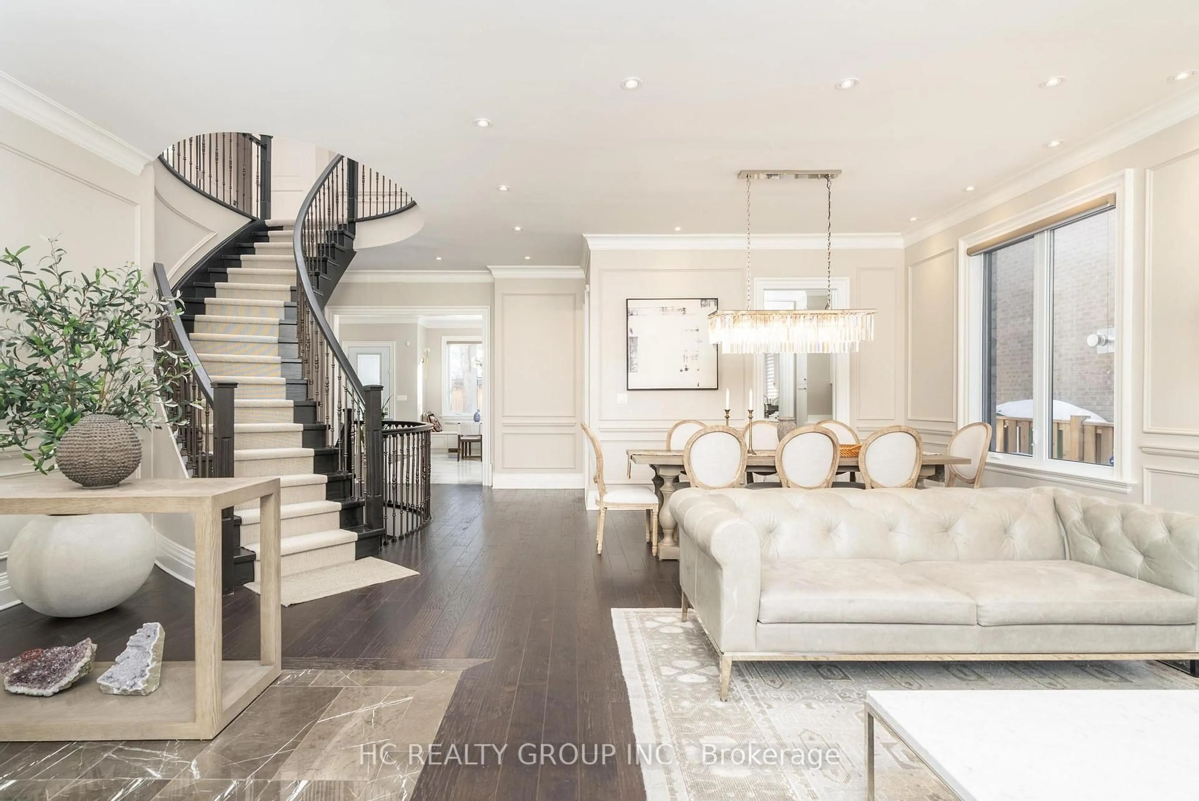Unknown for 11 Chipstead Rd, Toronto Ontario M3B 3E5