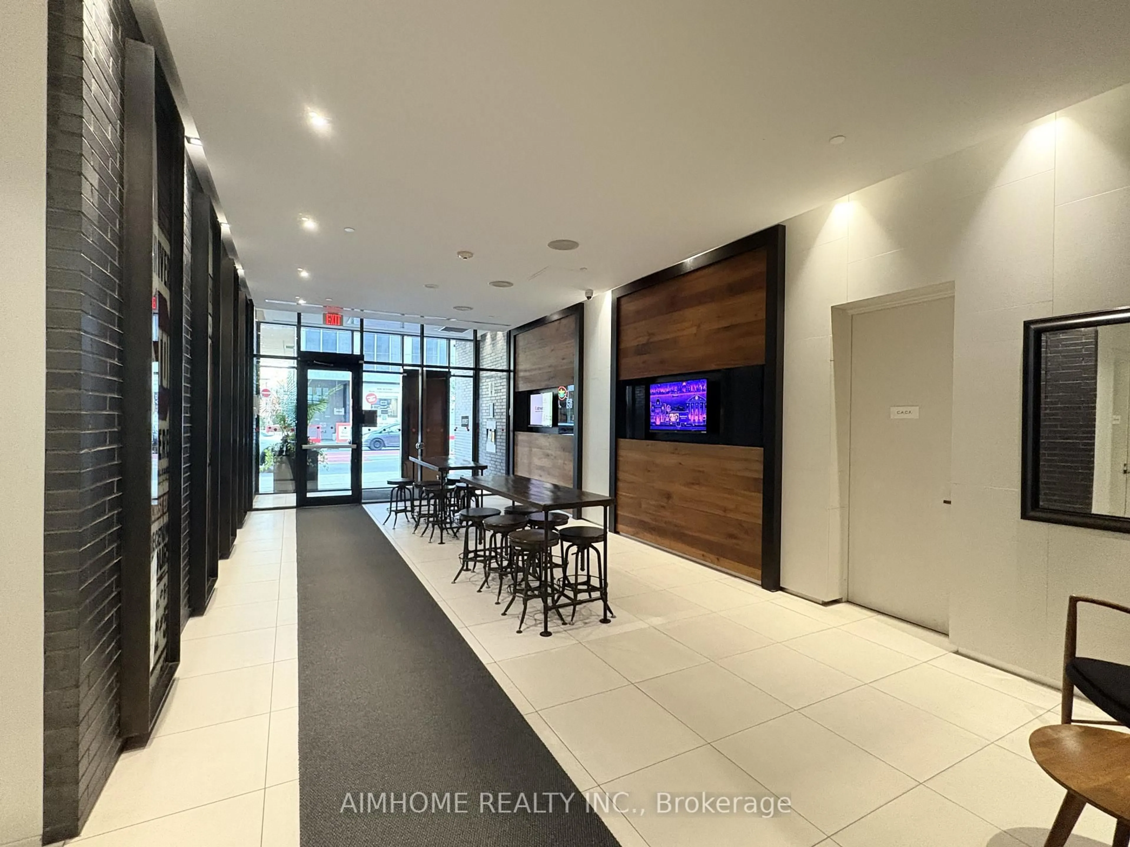 Lobby for 783 Bathurst St #621, Toronto Ontario M5S 0A8