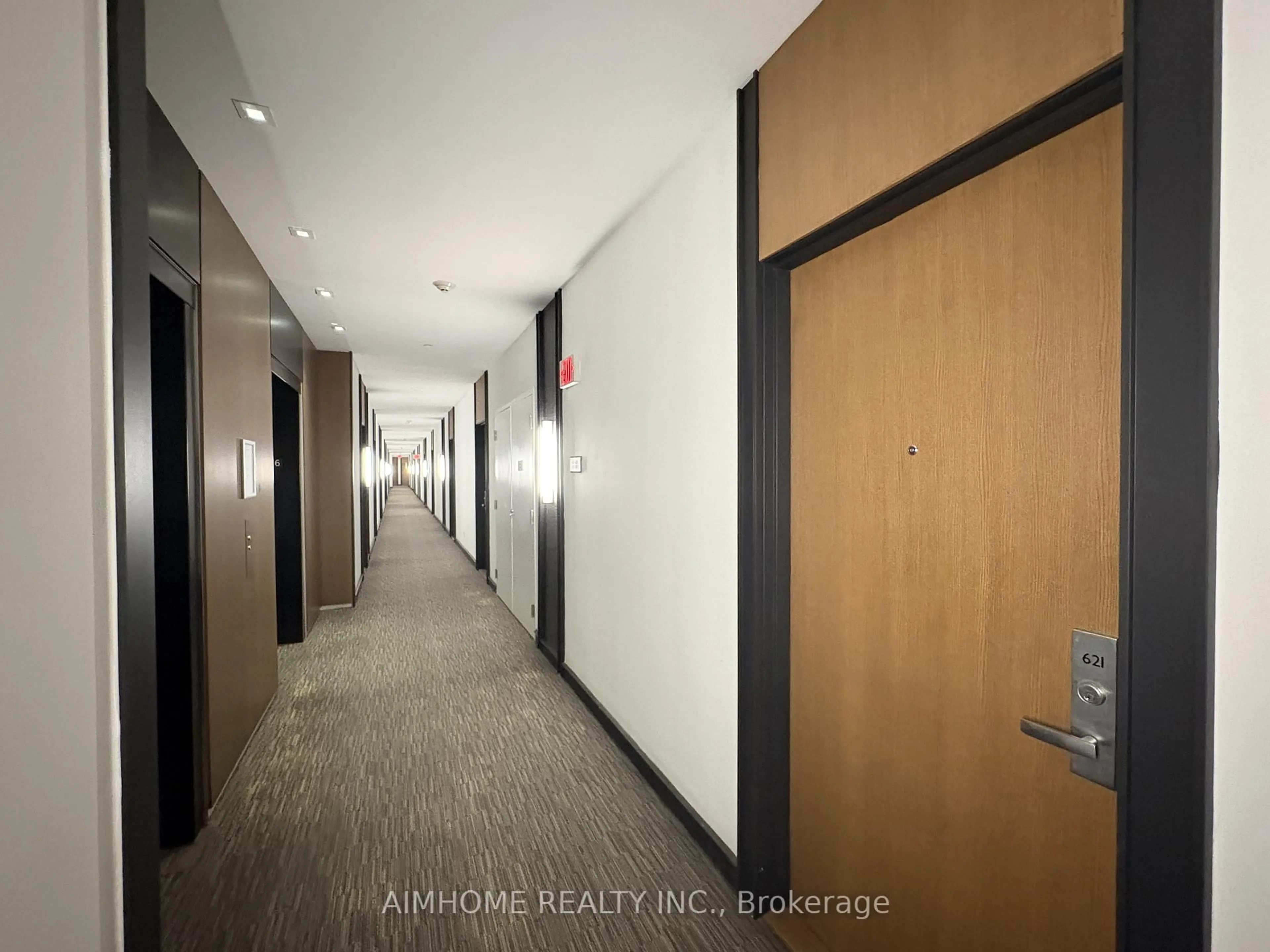 Indoor foyer for 783 Bathurst St #621, Toronto Ontario M5S 0A8